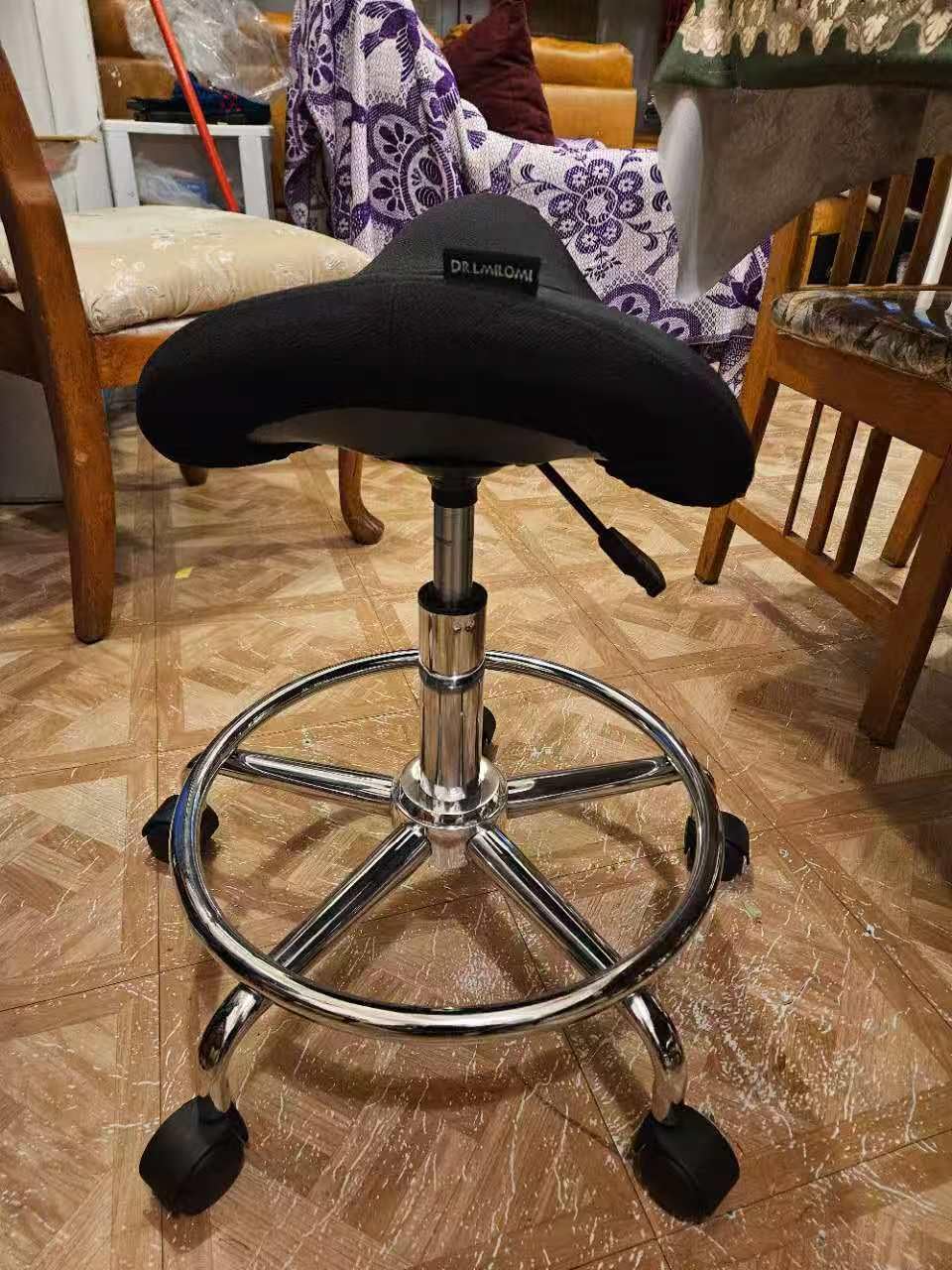 Ergonomic Saddle Stool, Adjustable Pneumatic Swivel Rolling Saddle Seat with Wheels for Hygienic, SPA, Salon, Home and Office, Haku 506 Series, Black customer photo 2