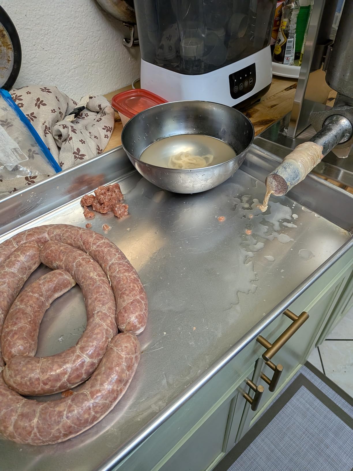 VEVOR Electric Sausage Stuffer, 33 LBS / 15 L Vertical Meat Stuffer, Stepless Speed Control and Foot Pedal, Stainless Steel Heavy Duty Sausage Filler with 4 Stuffing Tubes, for Commercial & Home Use customer photo 2