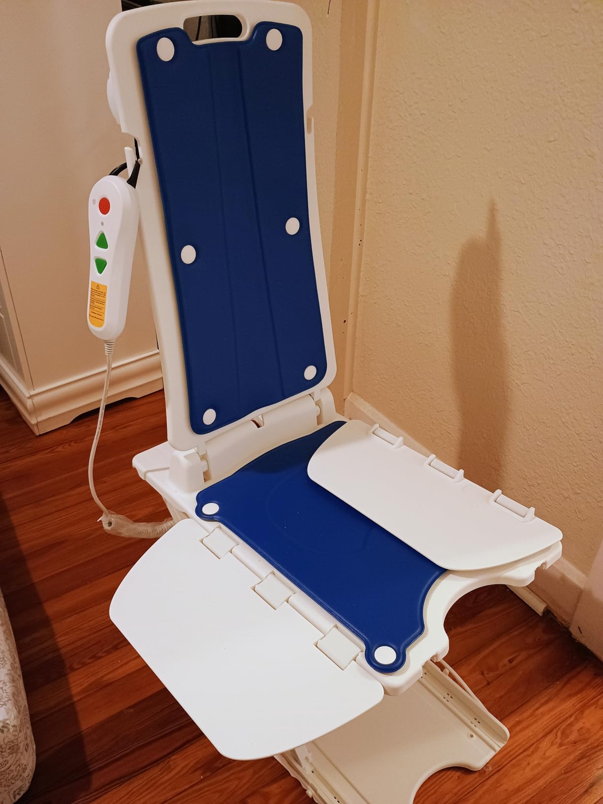 PERLECARE Electric Chair Lift, 308 lbs Capacity, Floor Lift for Elderly Falls, IP68 Waterproof Bath Lift for Tub, Foldable & Rechargeable Design, Remote Control, for Fall Recovery & Home Care customer photo 1