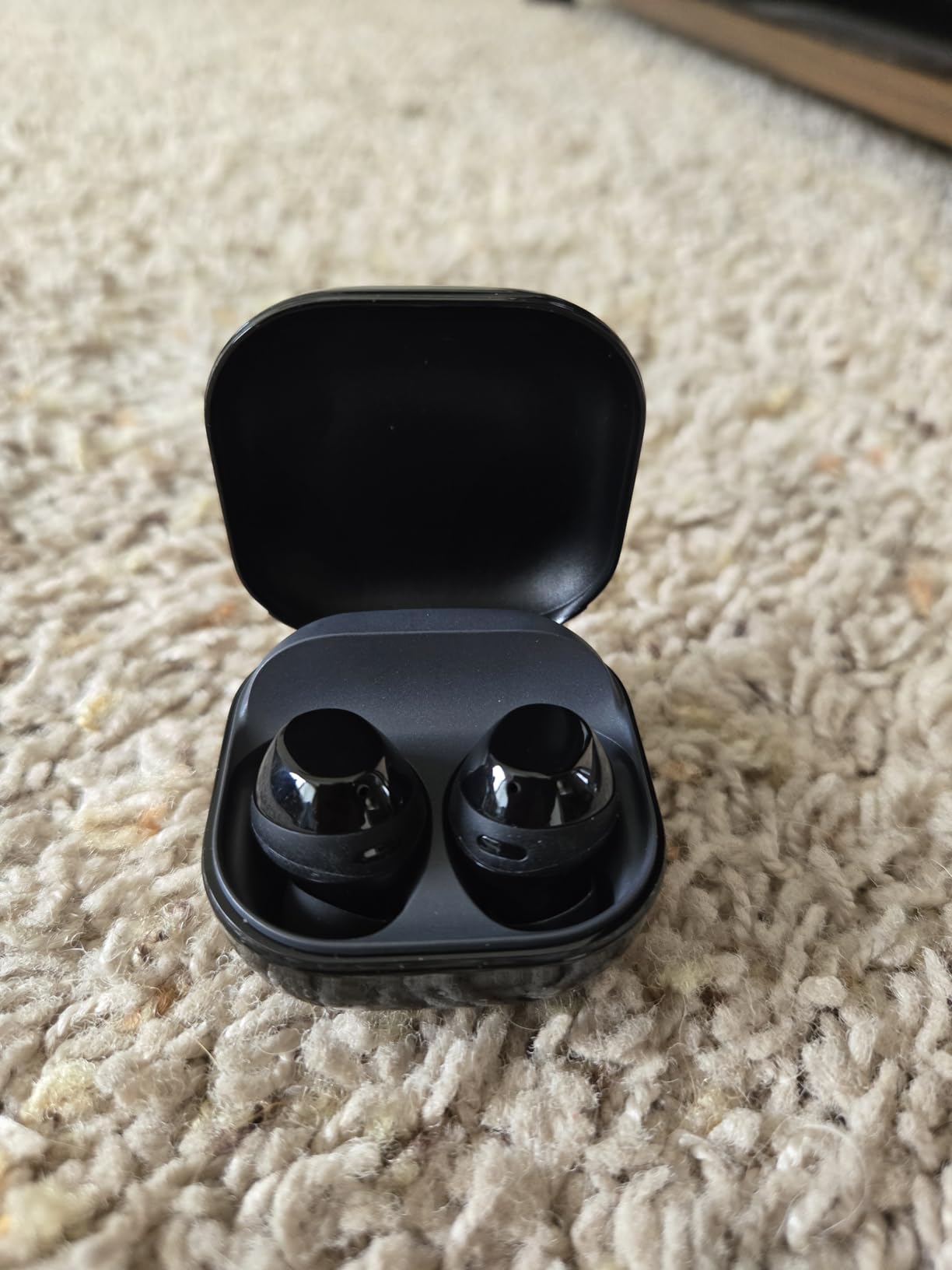 Samsung Galaxy Buds Core SM-R410 (2025) | Latin American Stock | Bluetooth 5.4 | Active Noise Cancelation | up to 35h Continuous Music Playblack - (White) customer photo 2