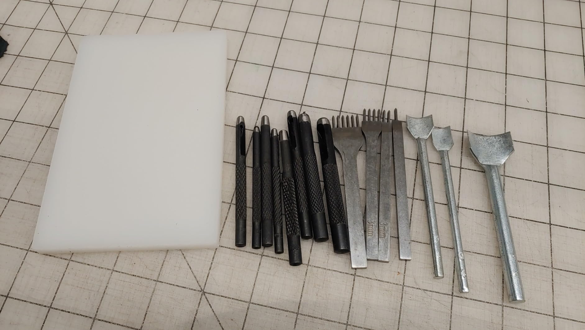 Leather Cutting Machine 1.5 Ton,20 * 20cm Leather Hand Press Dual Guide Shafts Die Cut Machine with 39 pcs Hole Punch Tool Set for Leathercraft,DIY & Various Materials Die Cutting customer photo 2