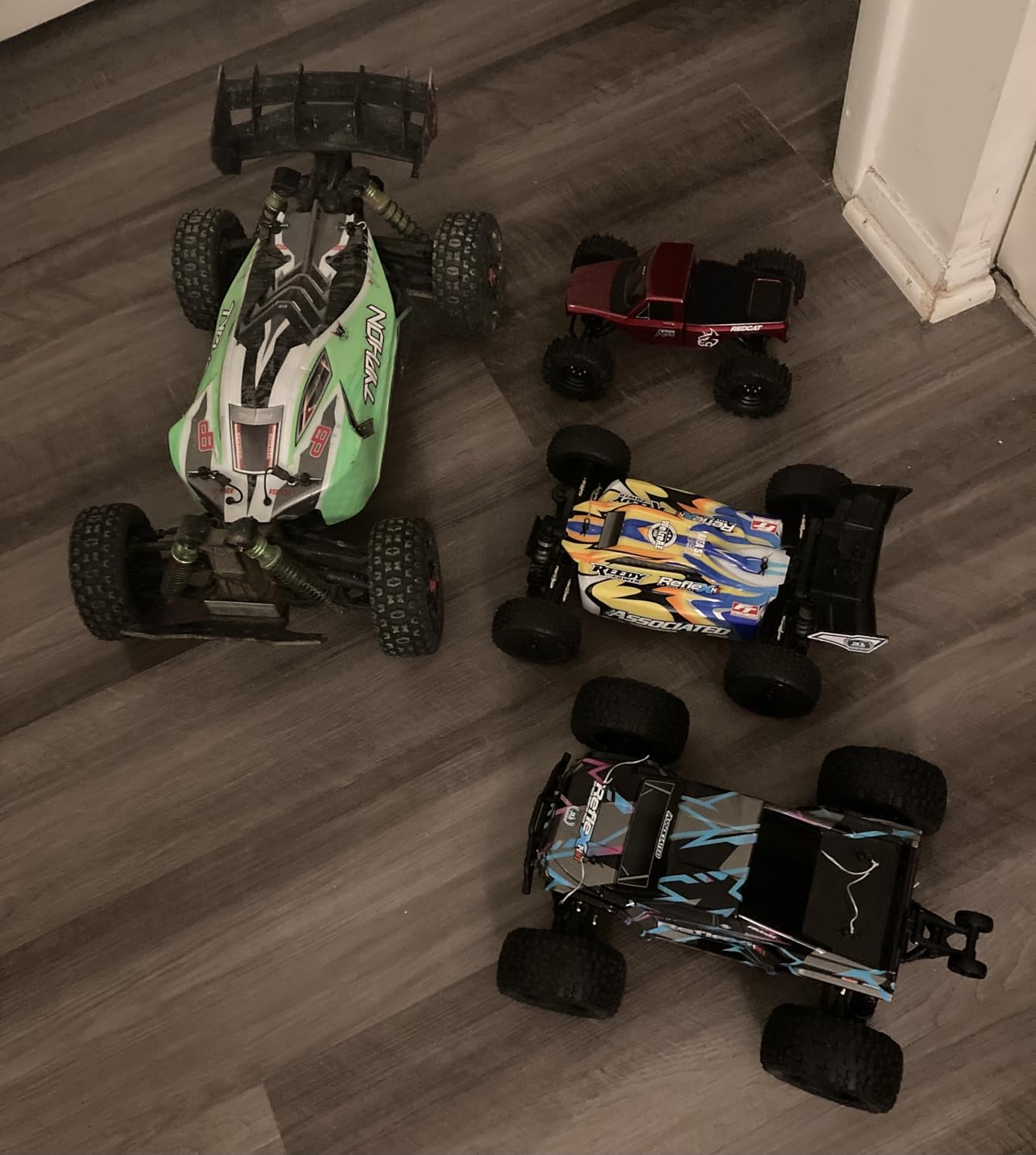 Redcat Racing Ascent-18 APEX, 1/18 Scale Brushless Electric Rock Crawler, Carbon Fiber, 4WD RC Car for Adults with 2.4GHz Radio System (Gray) customer photo 1
