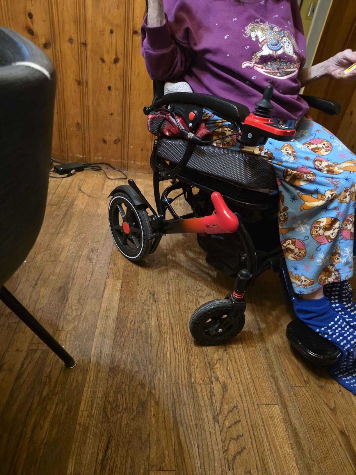 Electric Wheelchairs for Adults Foldable 36LBS Lightweight Frame Airline Approval, 15 Miles Travel Range & 500W Brushless Motors Power Motorized for Seniors & Max Support 350 LBS - Carbon Fiber Color customer photo 2