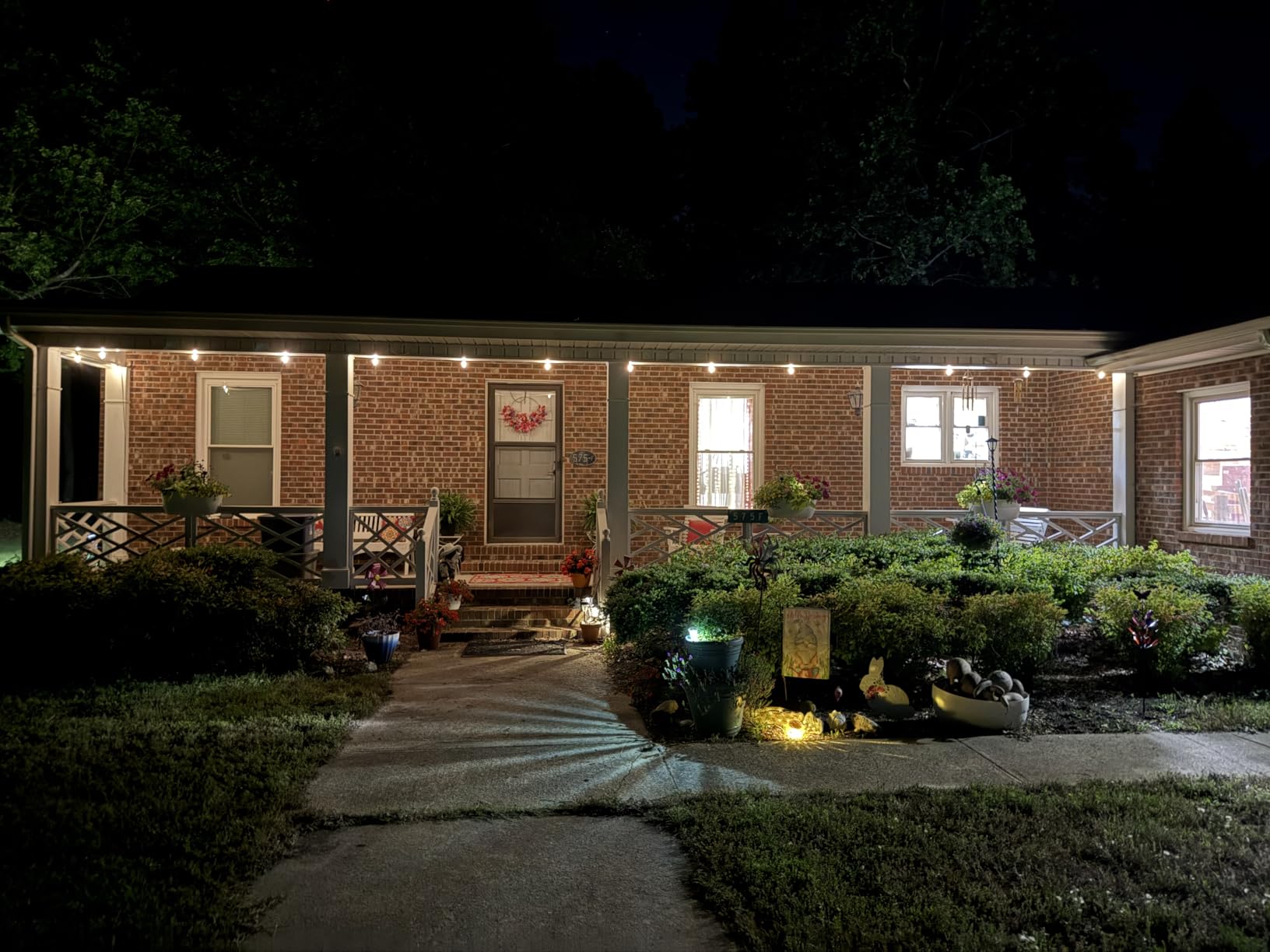 Brightown 52FT Solar String Lights Outdoor Waterproof, Patio Lights with Remote & Timer, USB/Solar Powered Dimmable Outdoor Lights, 15+1 LED Bulbs for Backyard Garden Camping Party - 26Hrs Runtime customer photo 2