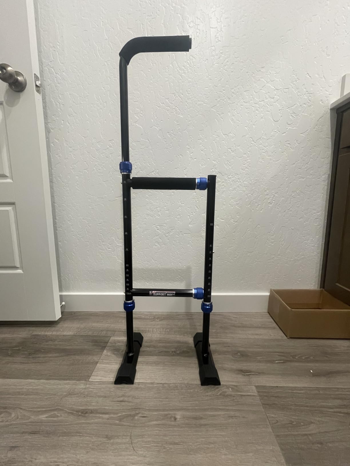 Height & Width Adjustable Stair Assist Cane for Seniors, Customizable to fit Most Indoor/Outdoor Steps, Wide Anti-Slip Base, Professional Stair Climbing Assist Cane for Sore Knees & Post-Surgery customer photo 1