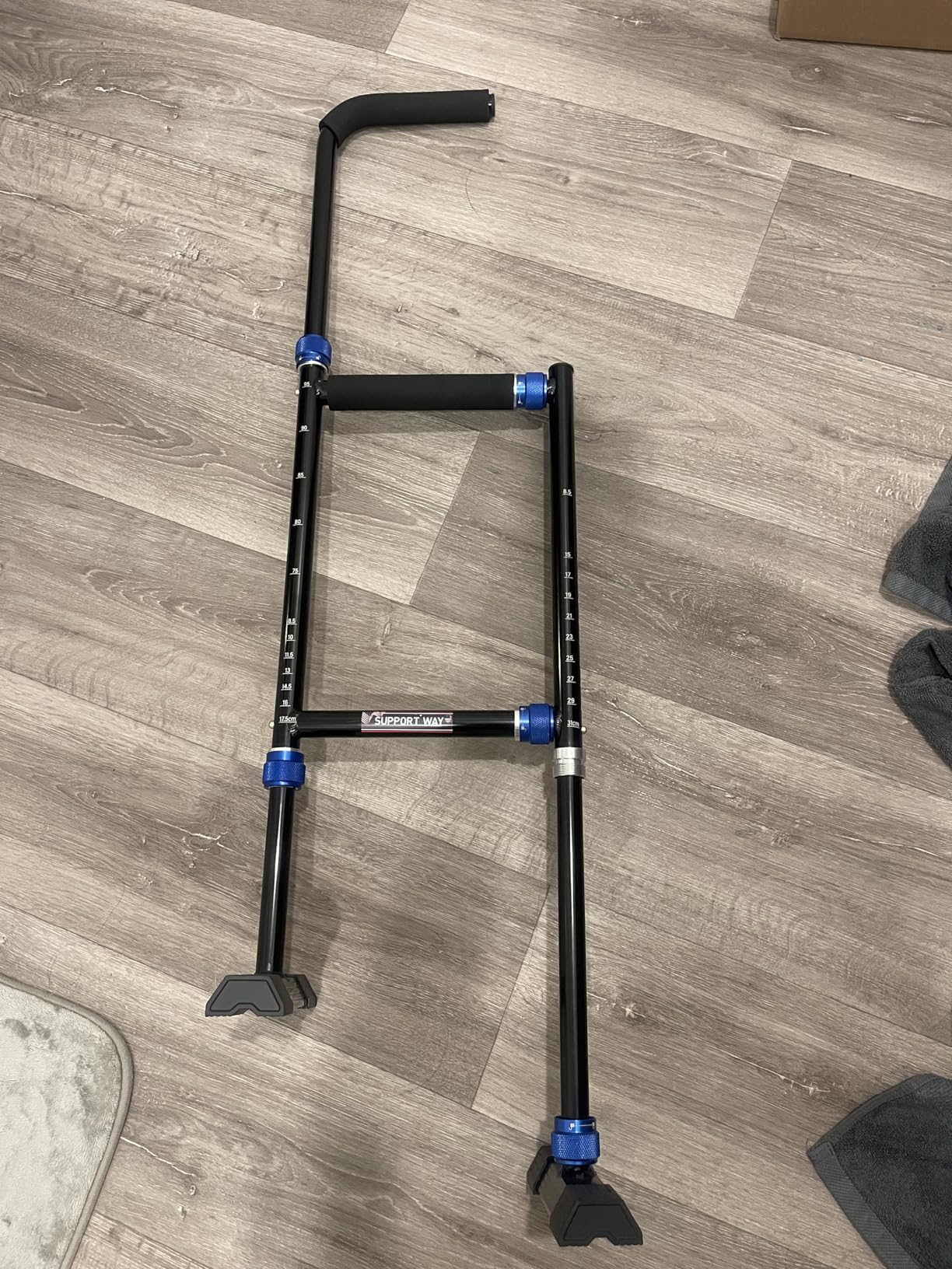 Height & Width Adjustable Stair Assist Cane for Seniors, Customizable to fit Most Indoor/Outdoor Steps, Wide Anti-Slip Base, Professional Stair Climbing Assist Cane for Sore Knees & Post-Surgery customer photo 2