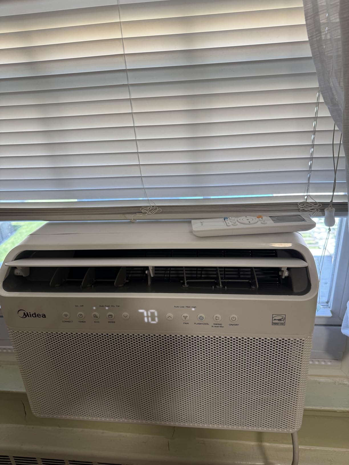 Midea 12,000 BTU U Shaped Smart Inverter Window Air Conditioner - Cools 550 Sq Ft, Ultra Quiet with Open Window Operation - Alexa/Google Assistant Compatible, 37% Energy Savings, Remote (2026 Edition) customer photo 2