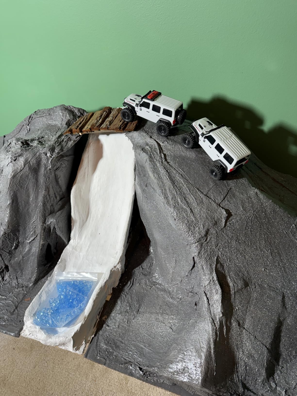 Axial RC Truck 1/30 SCX30 Jeep Wrangler JLU 4X4 RTR Brushed Rock Crawler (Battery & Charger Included), White, AXI-2261T2 customer photo 1