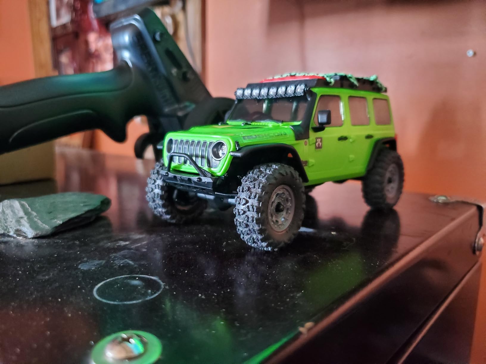 Axial RC Truck 1/30 SCX30 Jeep Wrangler JLU 4X4 RTR Brushed Rock Crawler (Battery & Charger Included), White, AXI-2261T2 customer photo 2