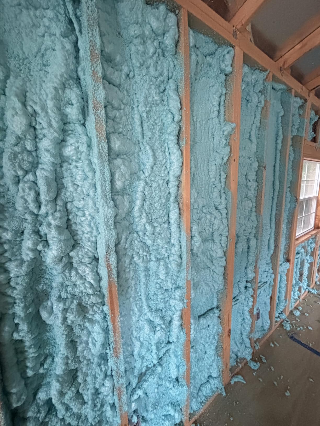 Spray Foam Insulation Kit, 960 Sq.Ft. (48x27.1 oz.) Closed Cell Spray Foam for Attic & Walls, Reduces Energy Bills, Spray Foam Gun Cleaner & Other Accessories Included customer photo 1