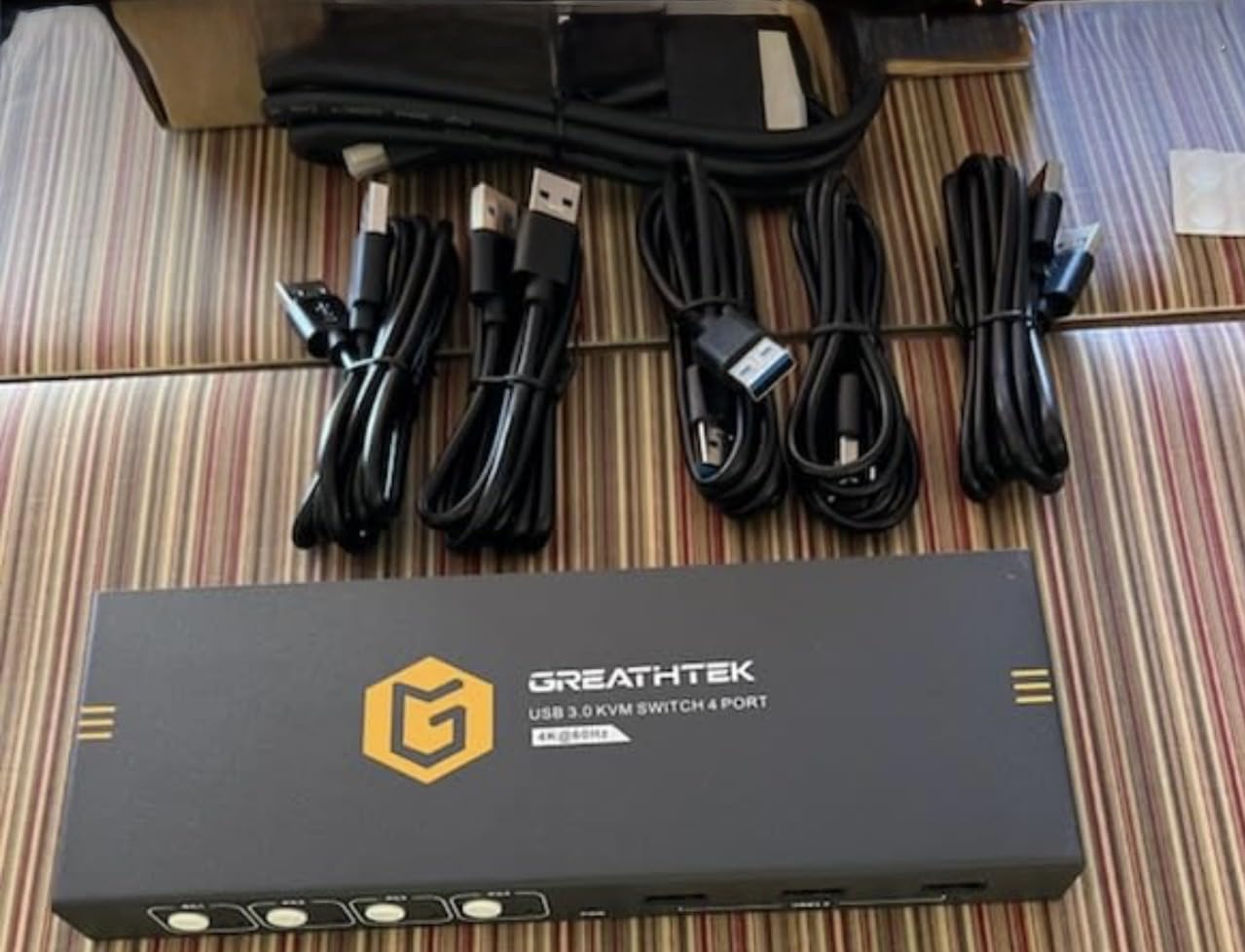 8K HDMI KVM Switch 2 Monitors 2 Computers,8K@60HZ USB3.0 Dual Monitors KVM Switches for 2 PC/Laptops Share Mouse Keyboard and 2 Screens,with 2 USB Cables/Controller,EDID Adapative,Plug&Play customer photo 1