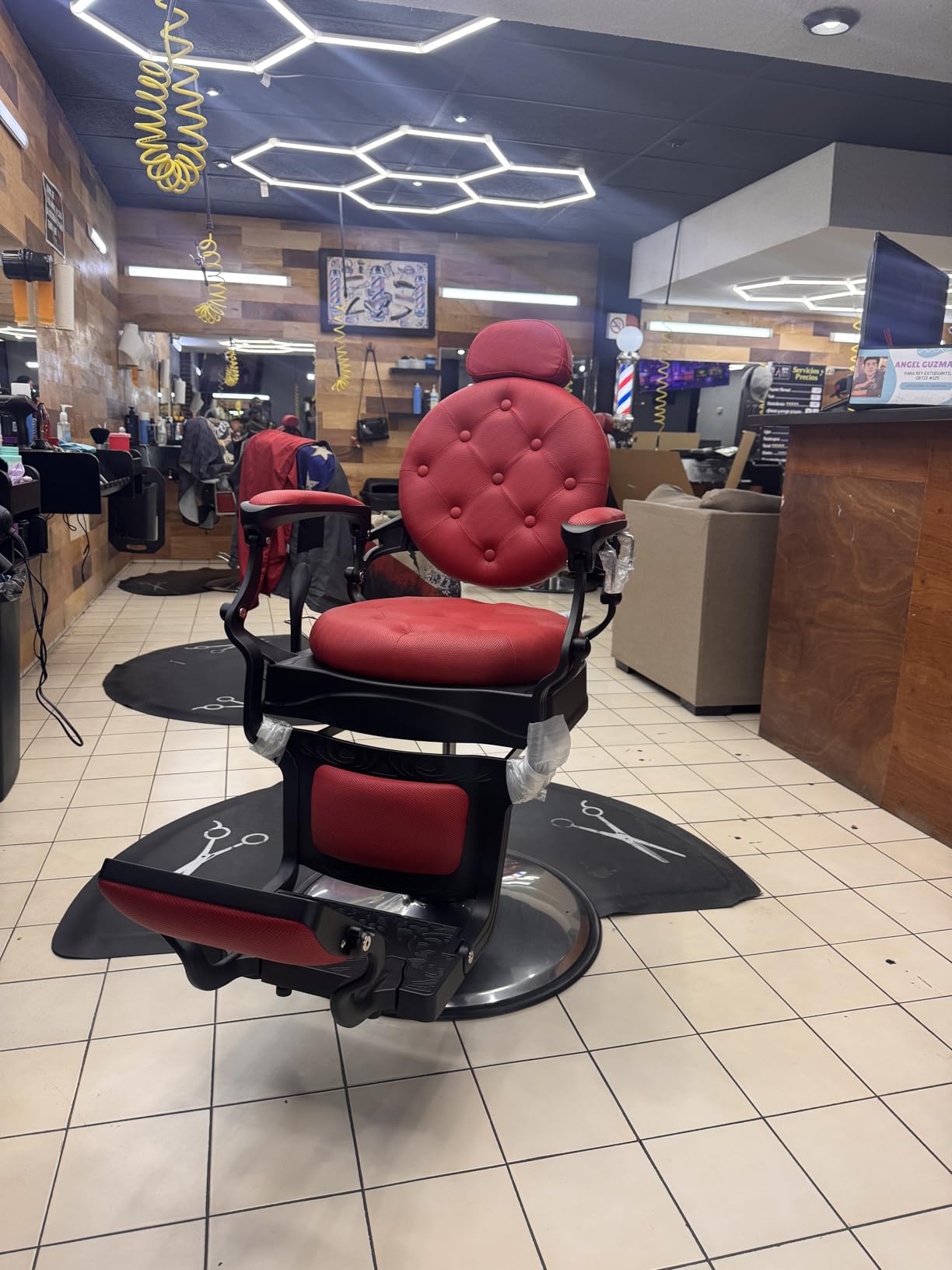 Artist hand Retro Barber Chair Heavy Duty Vintage Salon Chair Hydraulic Recline Chair Rounded Cushioning Beauty Spa Styling Equipment customer photo 1