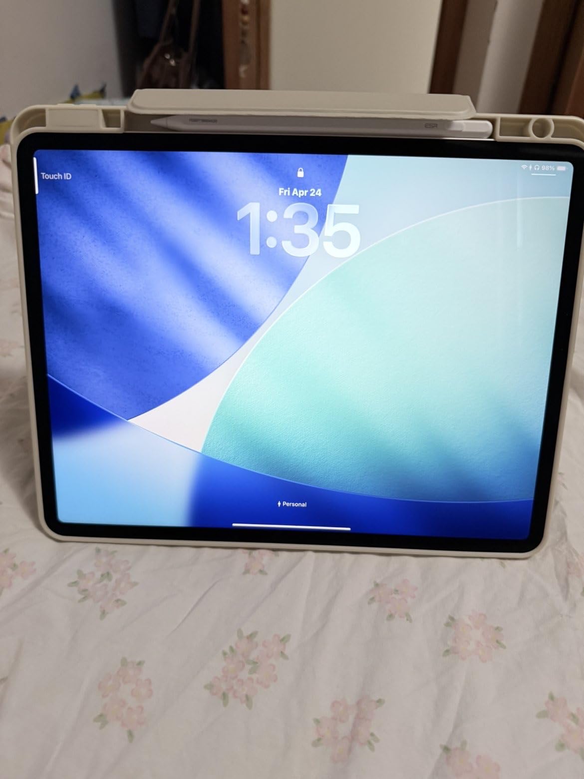 Apple iPad Air 13-inch (M4): Liquid Retina Display, 128GB, 12MP Front/Back Camera, Wi-Fi 7 with Apple N1, Touch ID, All-Day Battery Life - Space Gray customer photo 1