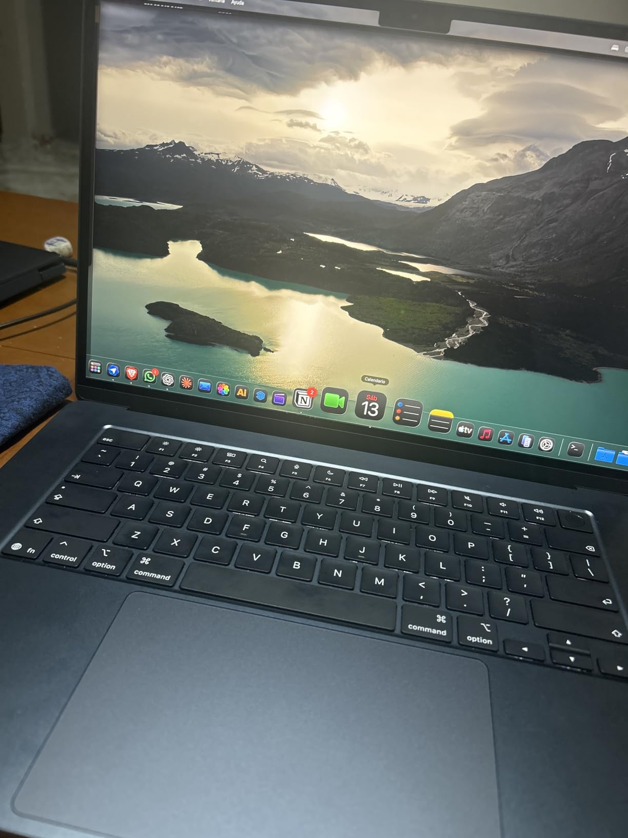 Apple 2026 MacBook Air 15-inch Laptop with M5 chip: Built for AI, 15.3-inch Liquid Retina Display, 16GB Unified Memory, 512GB SSD, 12MP Center Stage Camera, Touch ID, Wi-Fi 7; Midnight customer photo 2