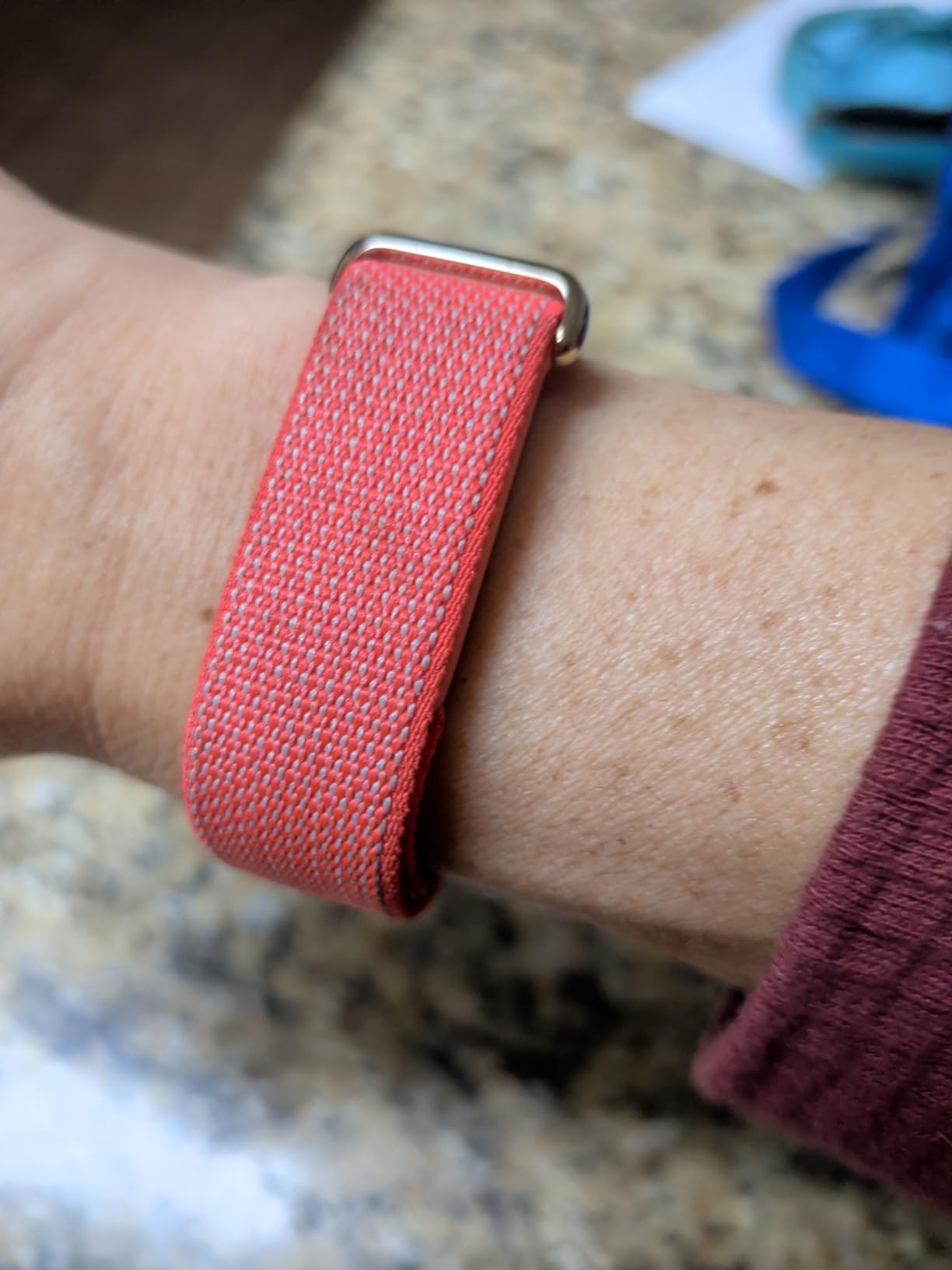 Google Fitbit Air - Screenless Activity Tracker with Fitness, Heart Rate, and Sleep Tracking - Personalized AI-Powered Coaching - Up to 7 Days' Battery Life - Works with iOS and Android - Berry customer photo 2