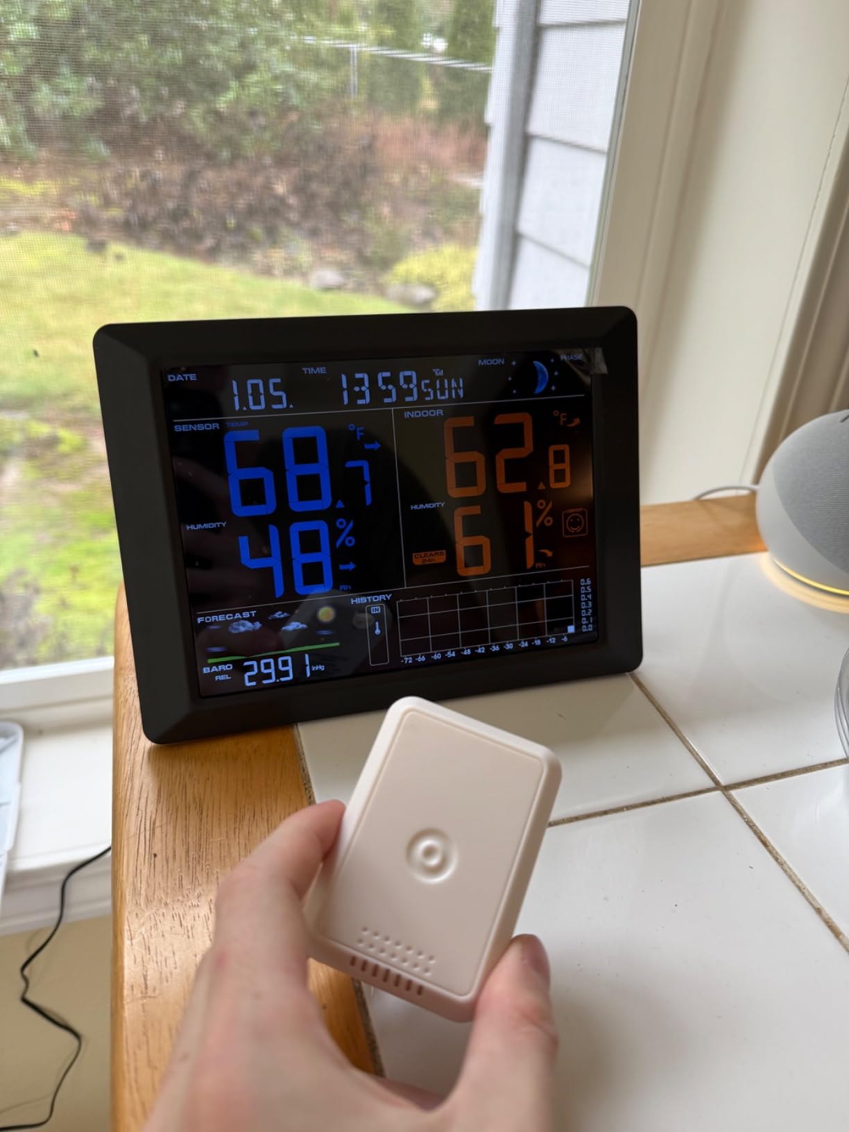Sainlogic Smart WiFi Weather Station with Rain Gauge and Wind Speed, 24/7 AI Weather Forecast by Weatherseed, Wireless Indoor Outdoor, APP Alerts, 2-Year Data Export (2.4GHz WiFi Only) customer photo 2