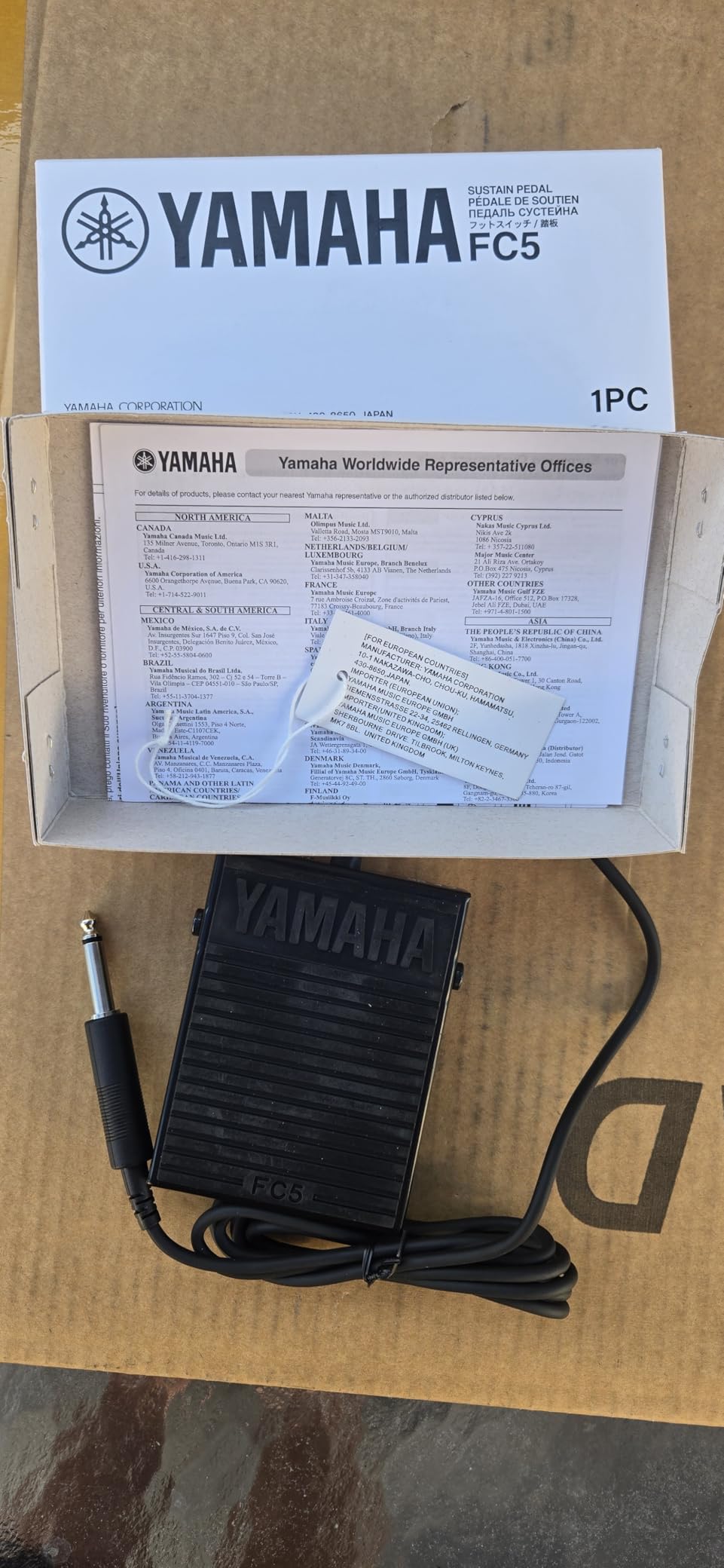 Yamaha Compact Foot Switch, Universally Compatible, 5-Foot Cable, 0.25-Inch Plug, Black FC5 customer photo 1