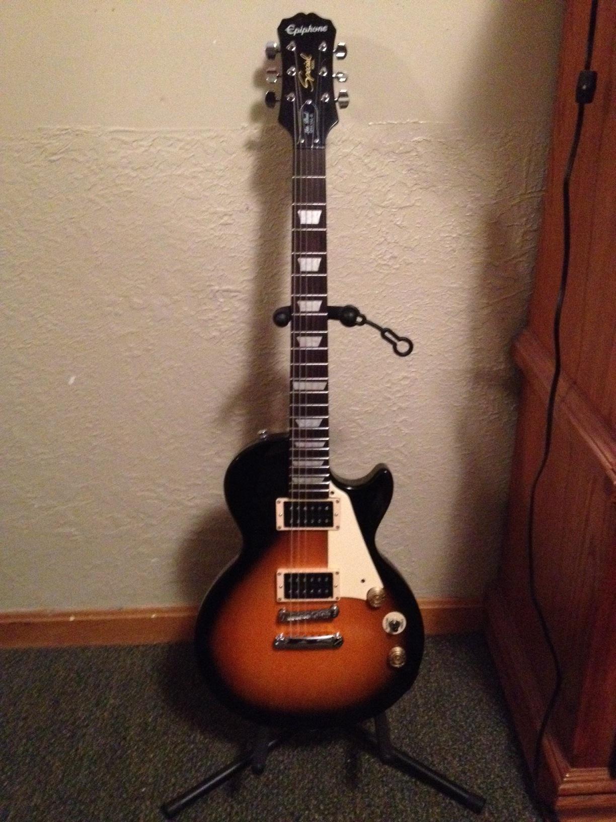 Epiphone Les Paul Special-II E1 Electric Guitar, Ebony customer photo 2