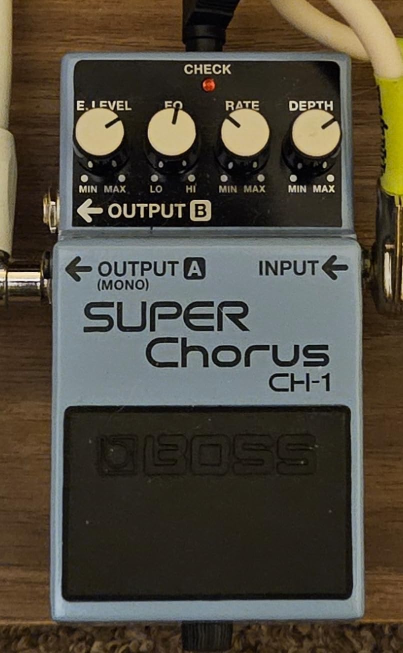 BOSS CH-1 SUPER Chorus | Classic Compact Chorus Effects Pedal | Crystal-Clear Tone for Guitar & Keyboards | Versatile Sound Shaping | Mono & Stereo Connectivity | Easy-to-Use Controls customer photo 2