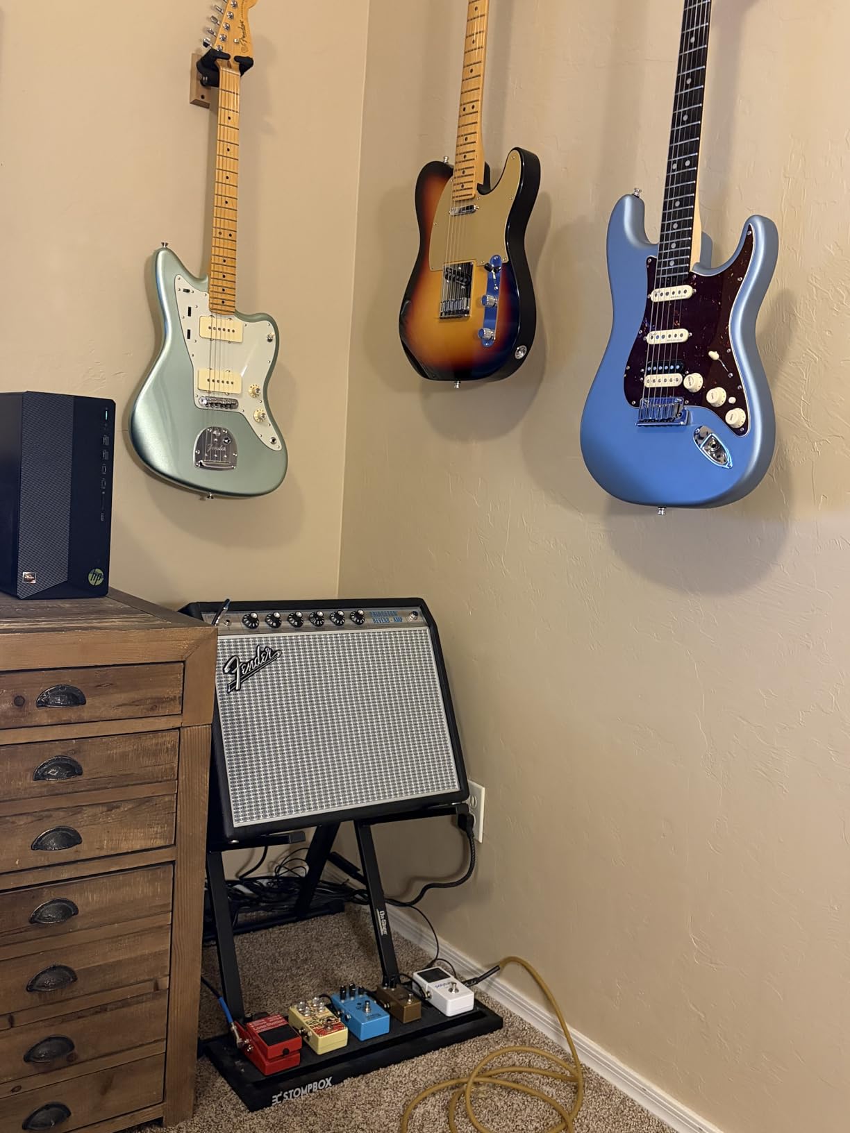 On-Stage RS7000 Tilt-Back Amp Stand (for Angling and Elevating Guitar Combo Amplifiers and Extension Speakers, Steel Construction, Up to 150LBs, Adjustable Height 17-24
