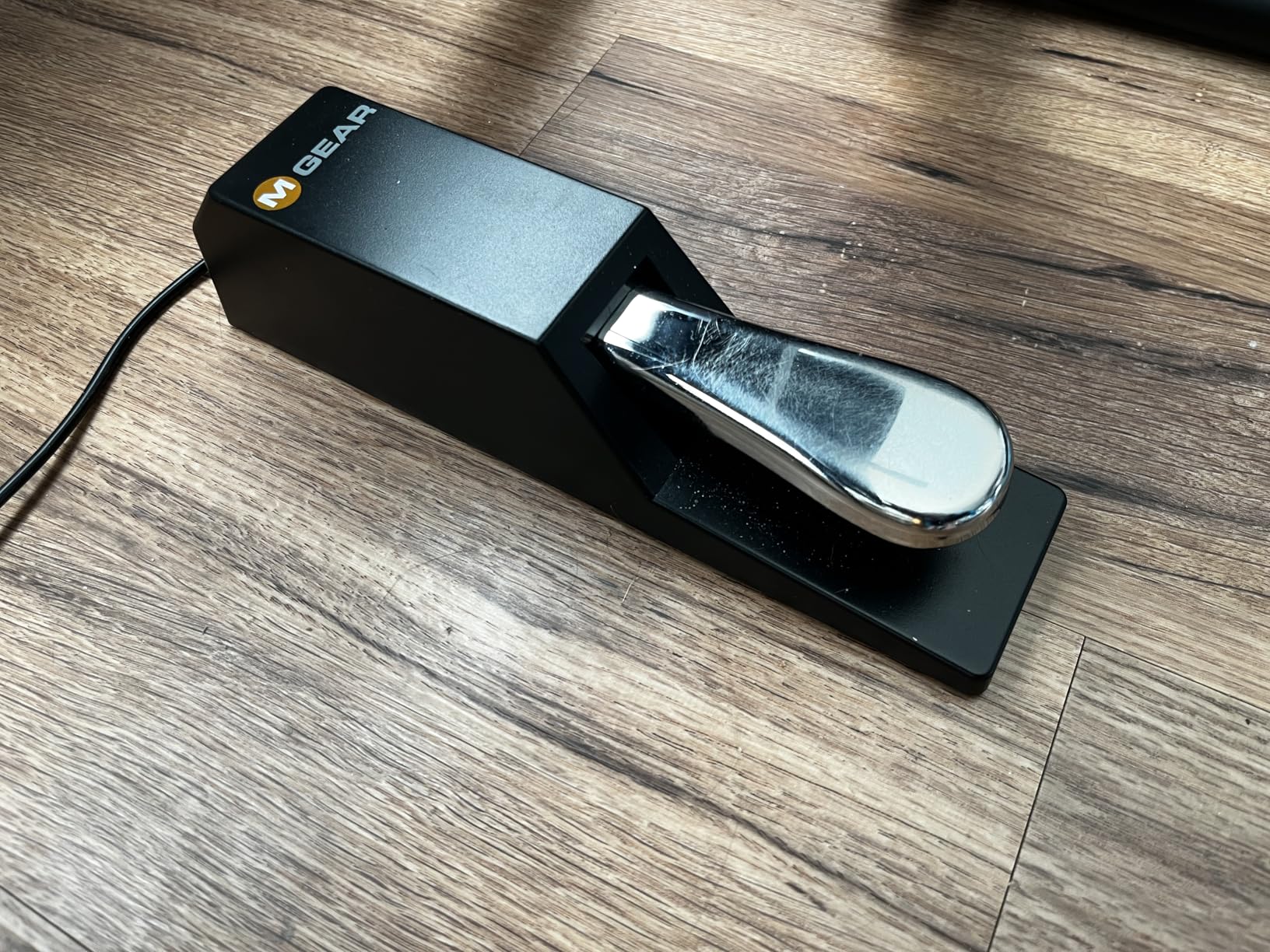 M-AUDIO SP-2 Universal Sustain Pedal with Piano Style Action For MIDI Keyboards, Digital Pianos and More customer photo 1