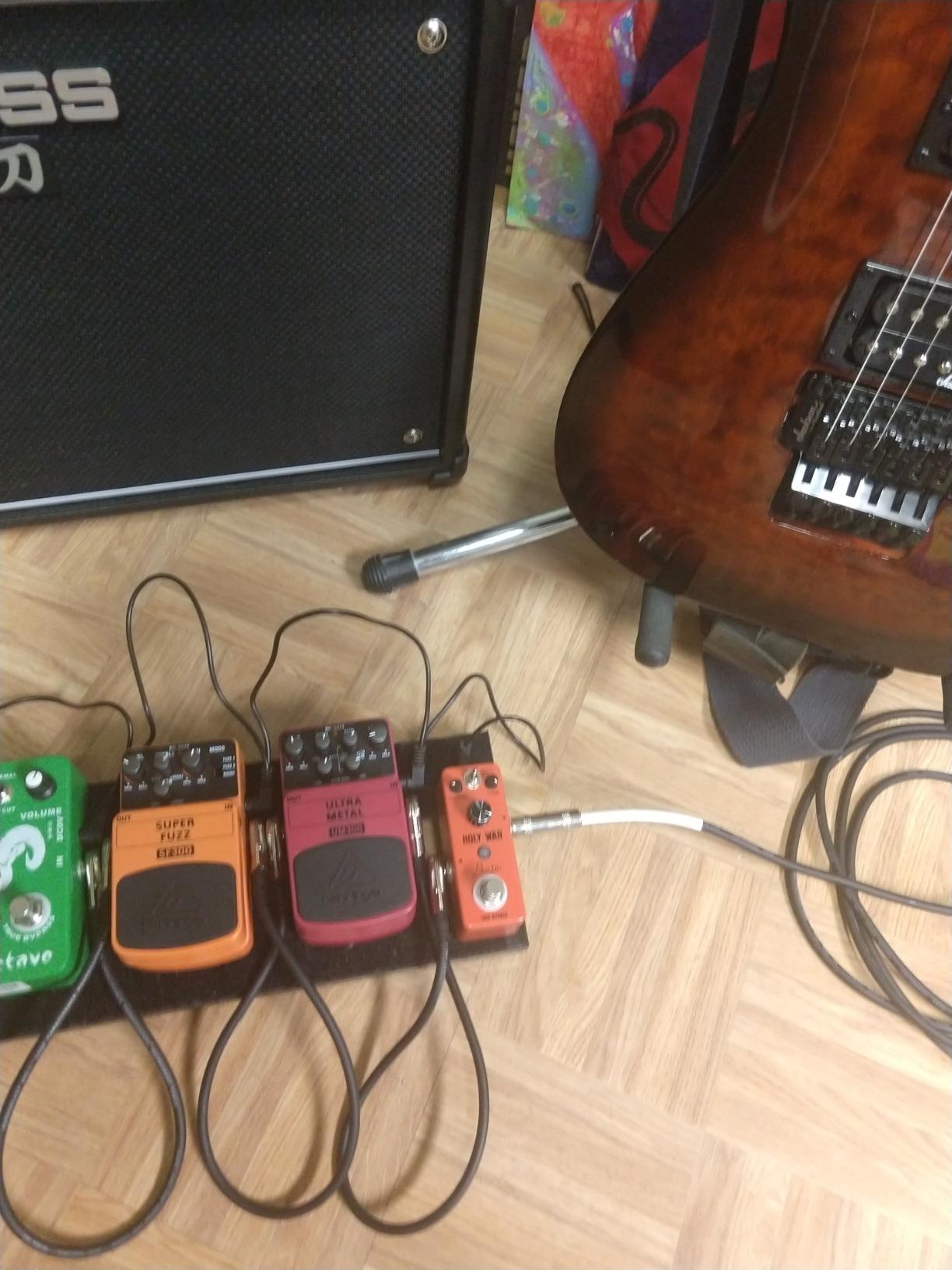 Behringer ULTRA METAL UM300 Heavy Metal Distortion Instrument Effect Pedal customer photo 1