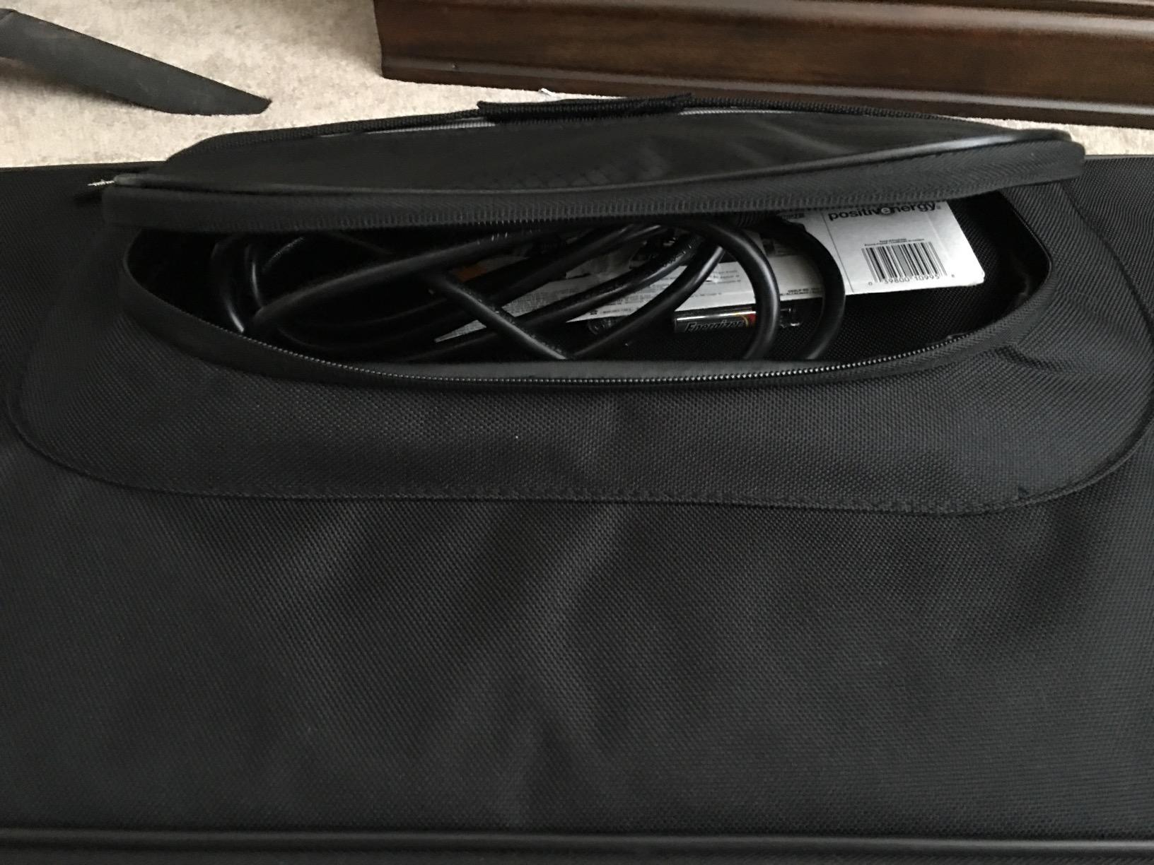 Gator Cases Lightweight Padded Utility Bag for Guitar Pedals, DJ Controllers, Micro Synths, and more, 24.5