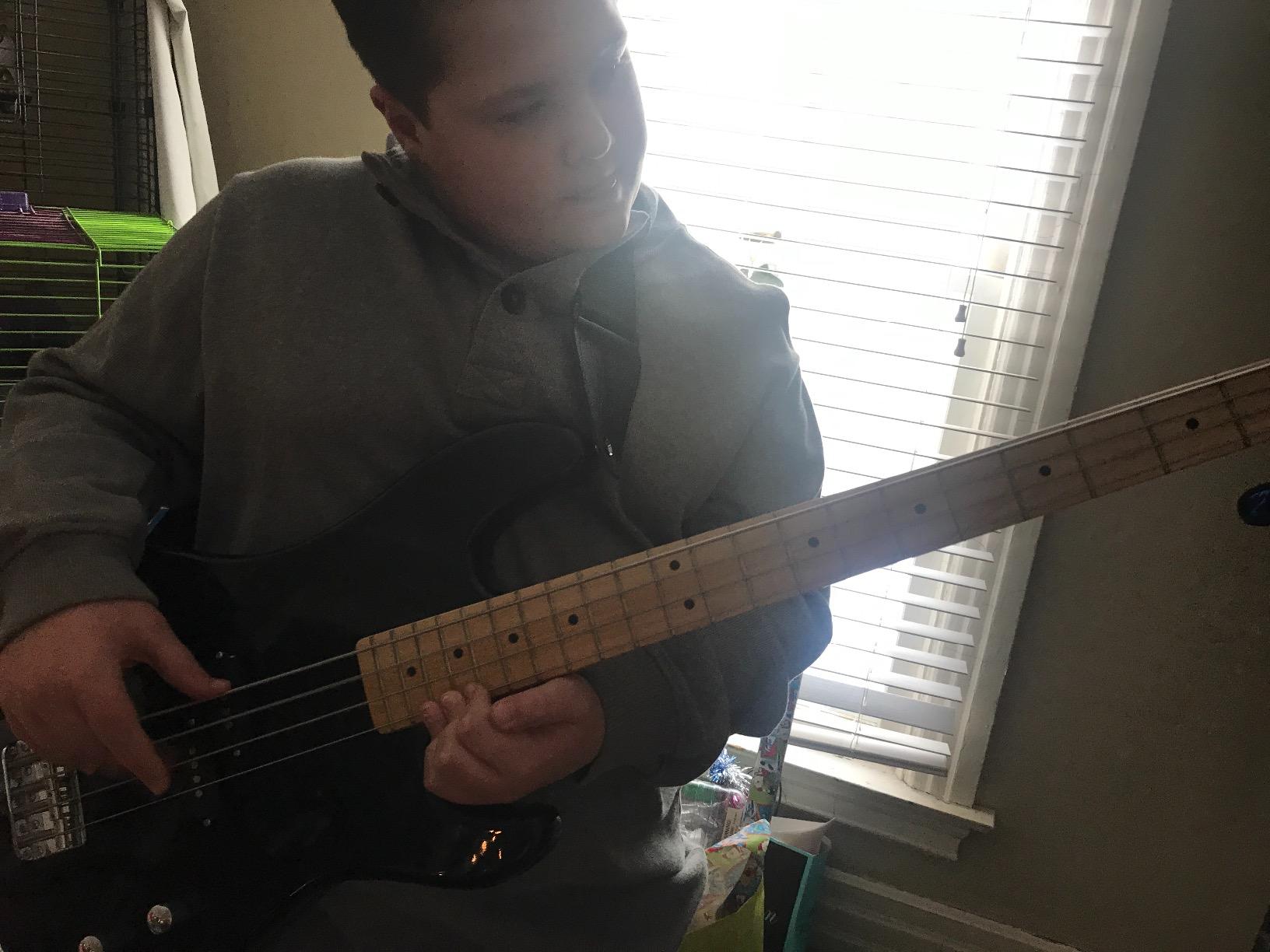 Davison Guitars Full Size Electric Bass Guitar with 15-Watt Amp, Blue - 4 String Right Handed Beginner Kit with Gig Bag and Accessories customer photo 1
