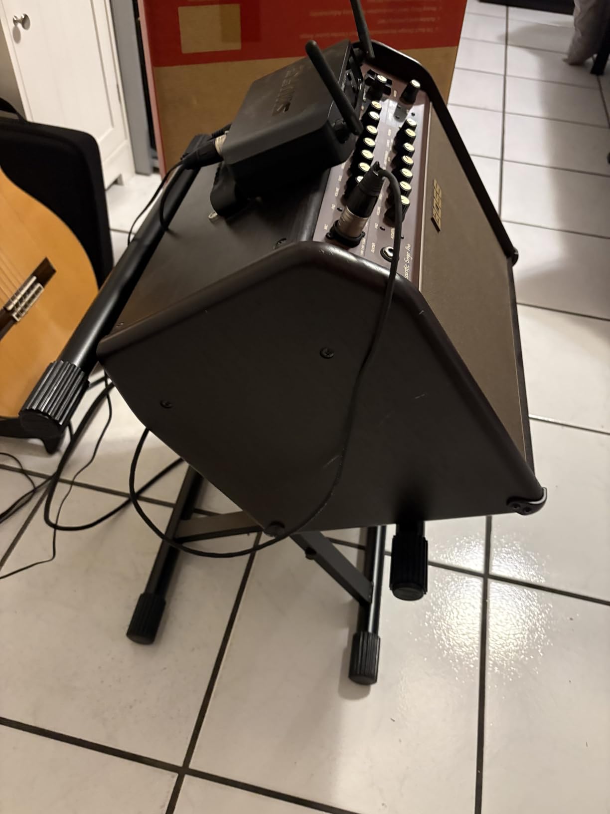Gator Frameworks Adjustable Guitar Amp Stand, Fits Most Combo Amplifiers (GFW-GTR-AMP) customer photo 1
