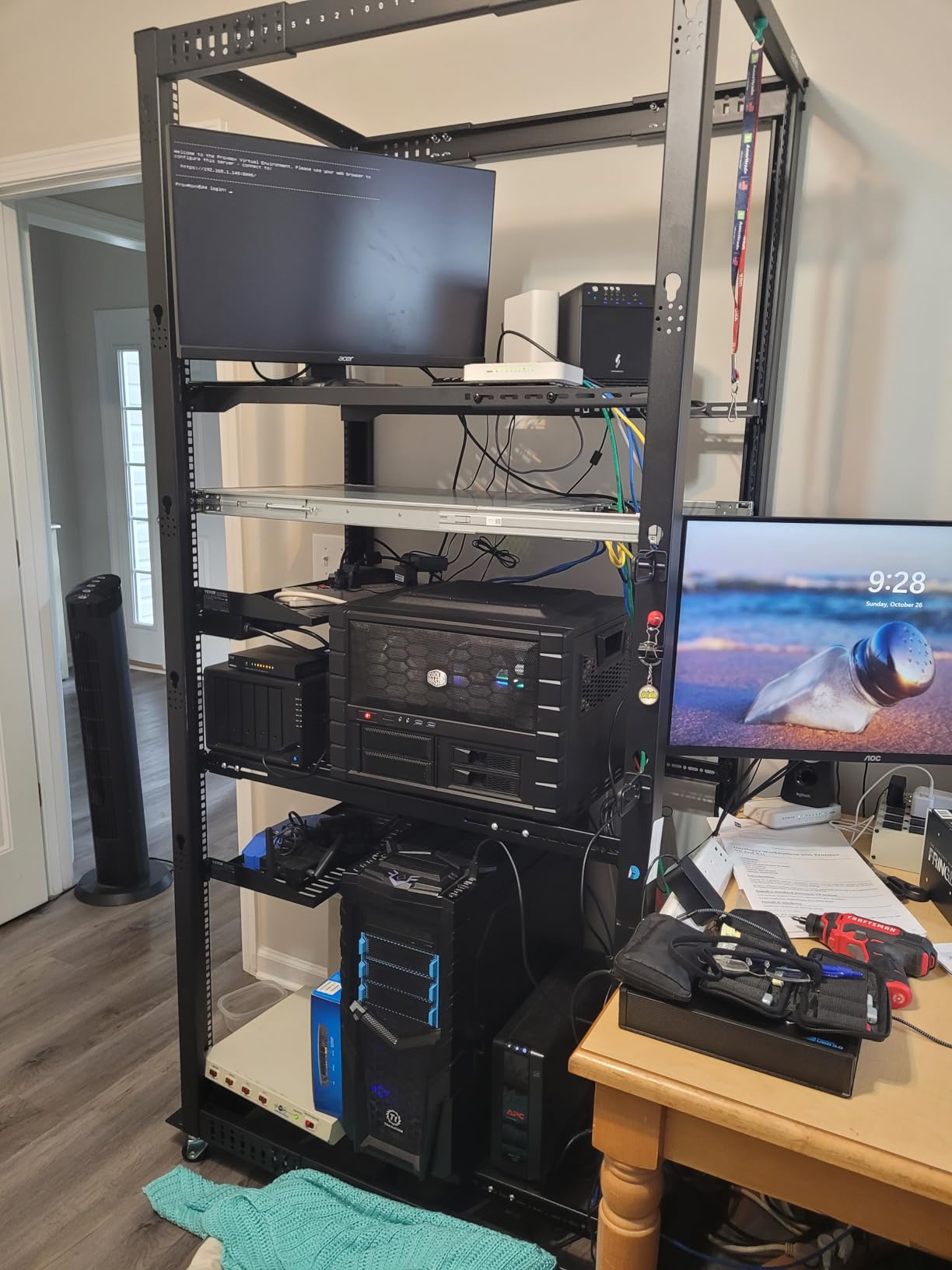 StarTech 25U 4-Post Server Rack, 19in Open Frame Rack with 40in (101cm) Mounting Depth and 1200lb (544kg) Weight Capacity, Mobile or Floor Mount IT Rack customer photo 1