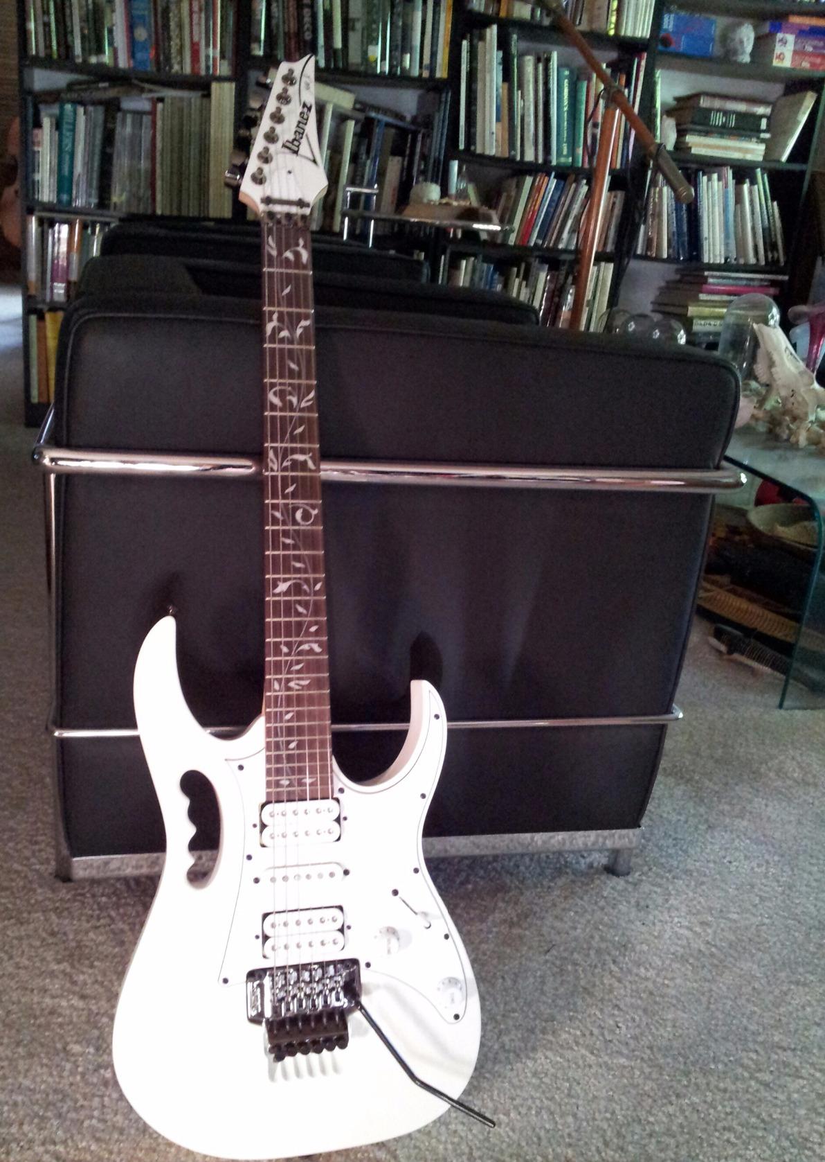Ibanez JEMJR Steve Vai Signature Electric Guitar - White customer photo 2