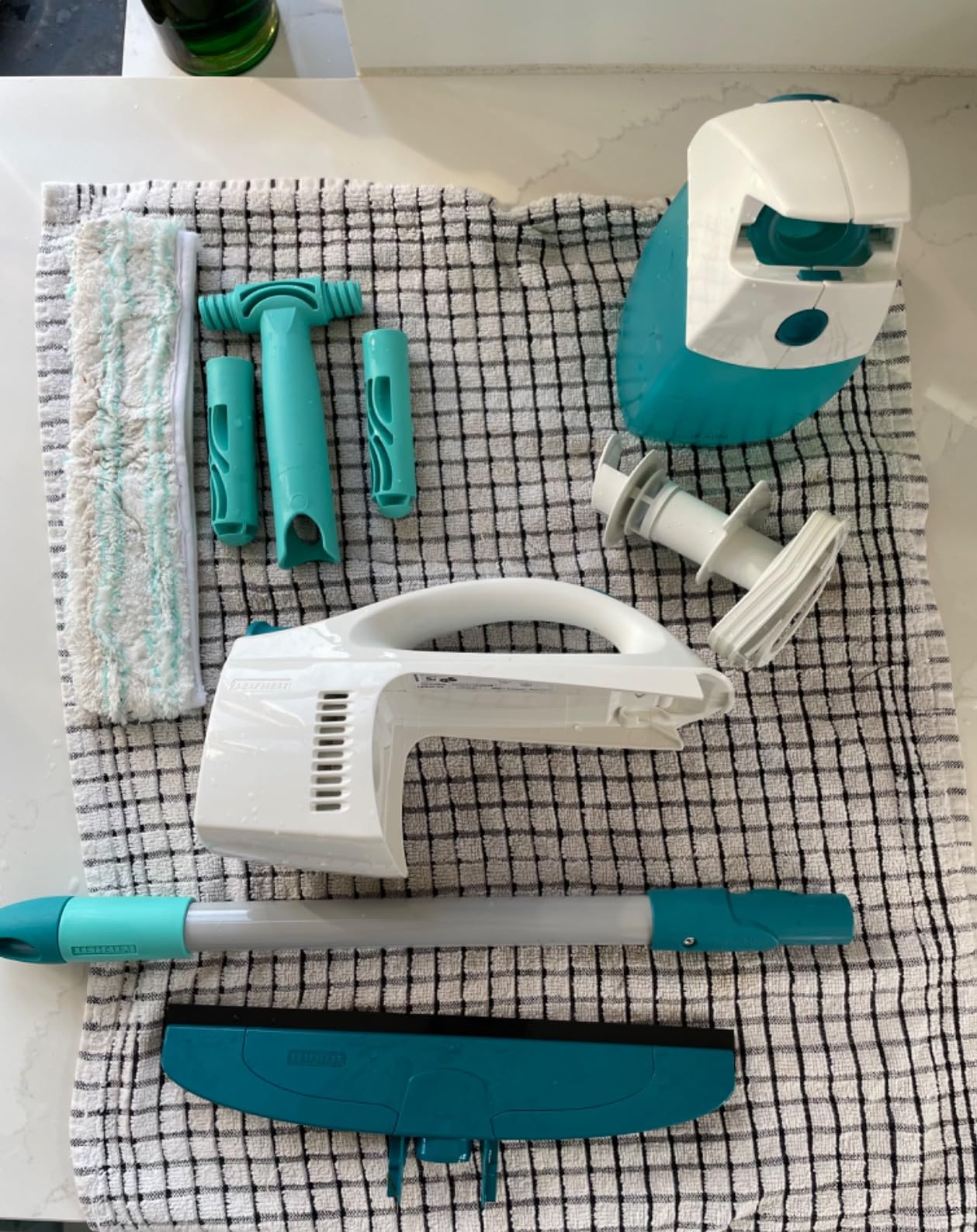 Leifheit Window Vacuum Cleaner Dry&Clean, Modular with Unique Handle System and Intelligent Standby, Window Cleaner, Battery-Powered, White Blue customer photo 1