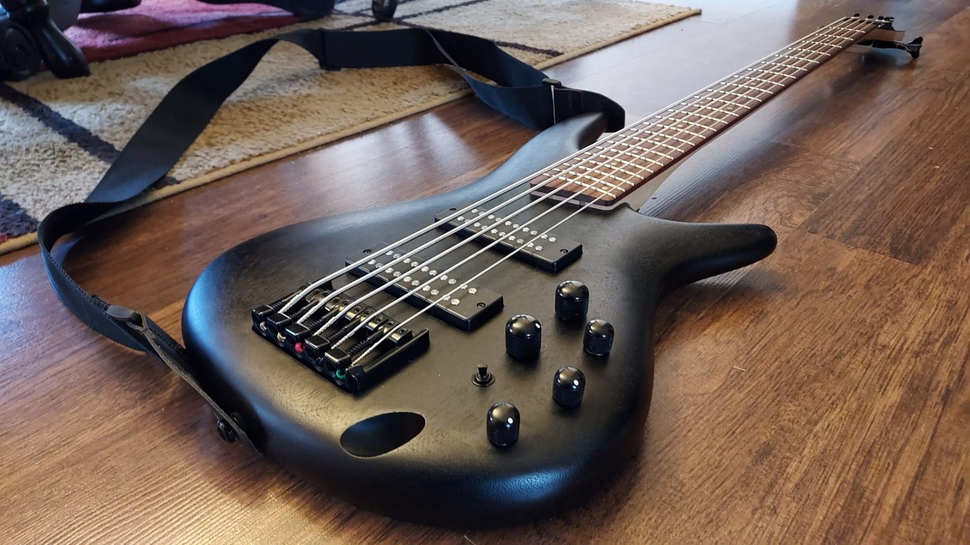 Ibanez Standard SR305E Bass Guitar - Weathered Black customer photo 1