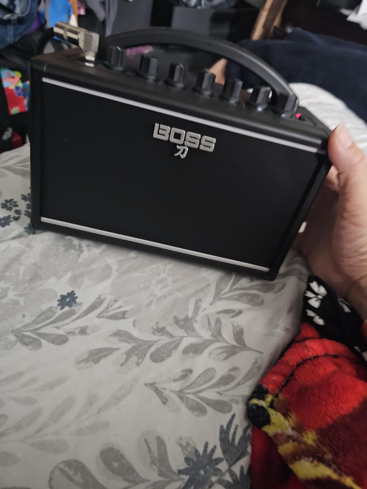 Boss Katana Mini - 7-Watt Combo Amp Ultra-Compact and Travel-Ready customer photo 2