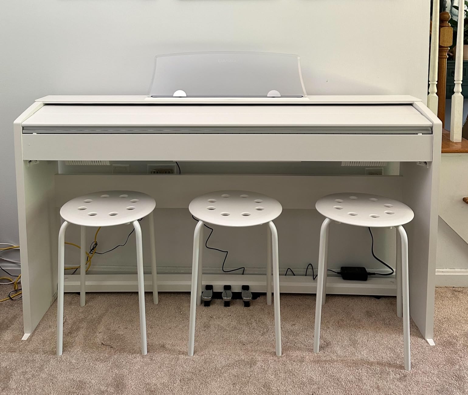 Privia PX-770 - 88-Key Weighted Console Digital Piano | Tri-Sensor II Scaled Hammer Action Keys | AiR Sound Source, 19 Tones, Concert Play, 16W Stereo Speakers, USB-MIDI | Elegant White Cabinet customer photo 1