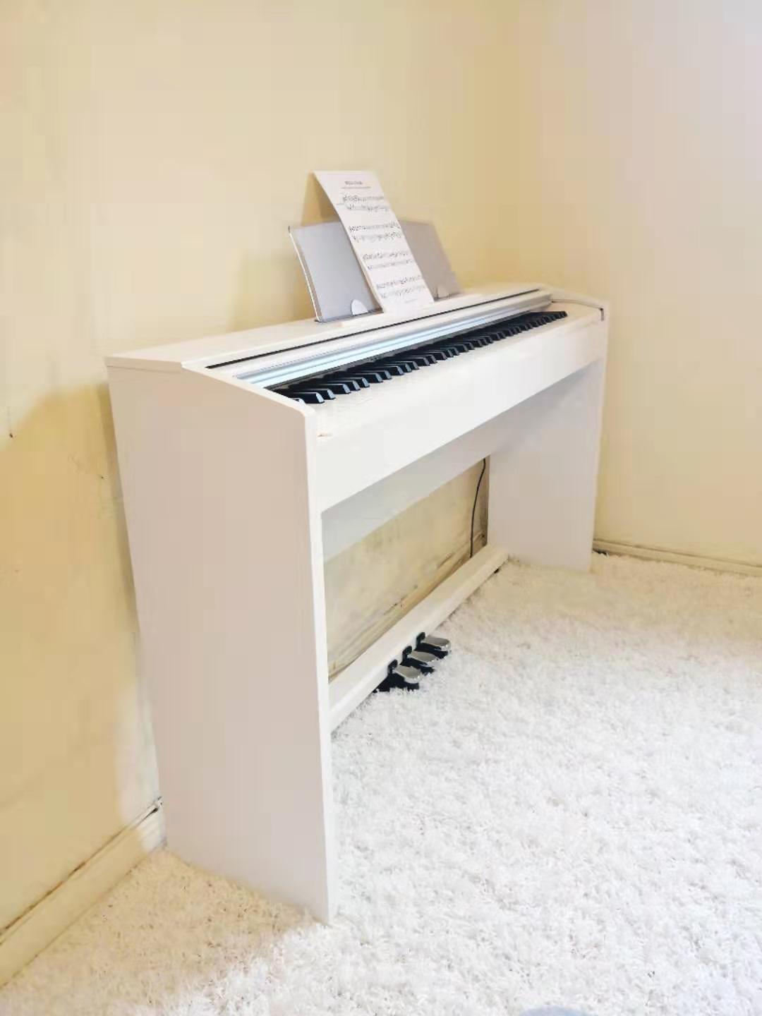 Privia PX-770 - 88-Key Weighted Console Digital Piano | Tri-Sensor II Scaled Hammer Action Keys | AiR Sound Source, 19 Tones, Concert Play, 16W Stereo Speakers, USB-MIDI | Elegant White Cabinet customer photo 2