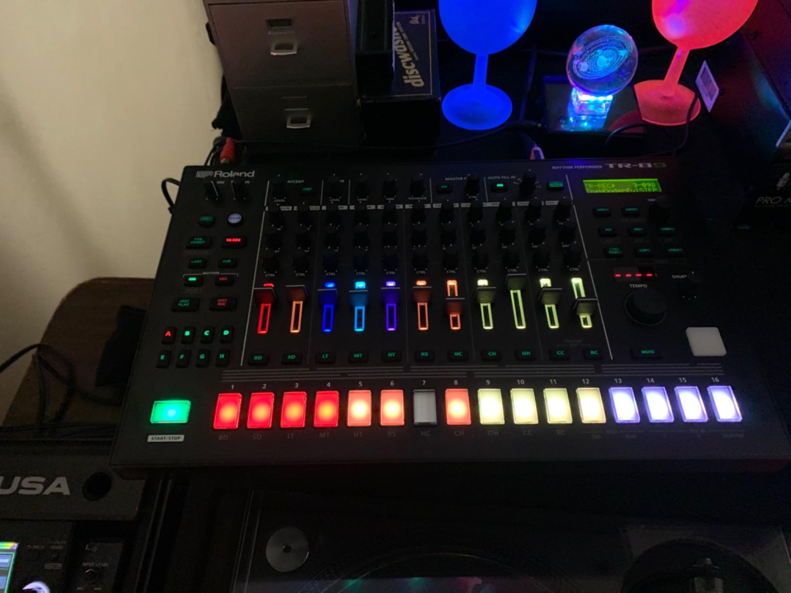 Roland TR-8S Rhythm Performer | Advanced Drum Machine with Classic TR Drum Sounds Including the TR-808, TR-909, TR-707, TR-727, TR-606 & CR-78 | ACB Technology | 128 Kits customer photo 2