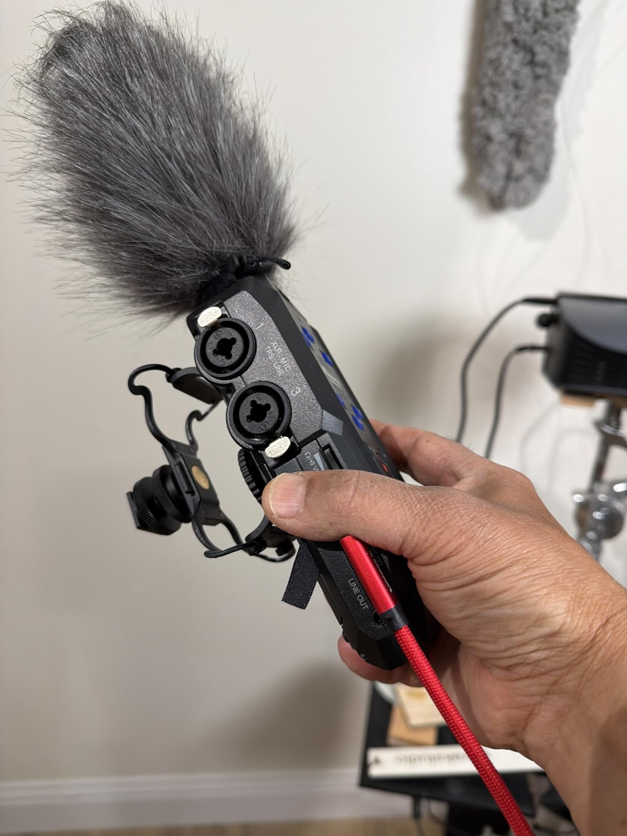 Movo SMM5-B Universal Microphone and Portable Recorder Shock Mount - Fits the Zoom H1n, H2n, H4n, H5, H6, Tascam DR-40x, DR-05x, DR-07x and others with a 1/4