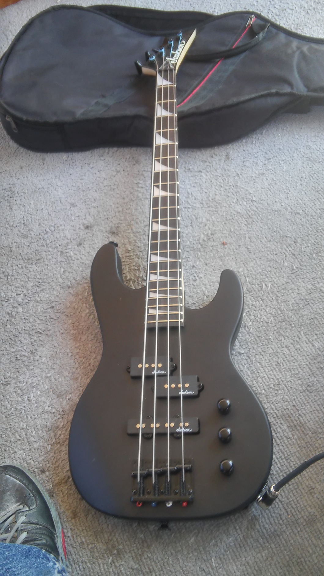 Jackson JS Series Concert Bass JS1X, Satin Black, Amaranth Fingerboard customer photo 2