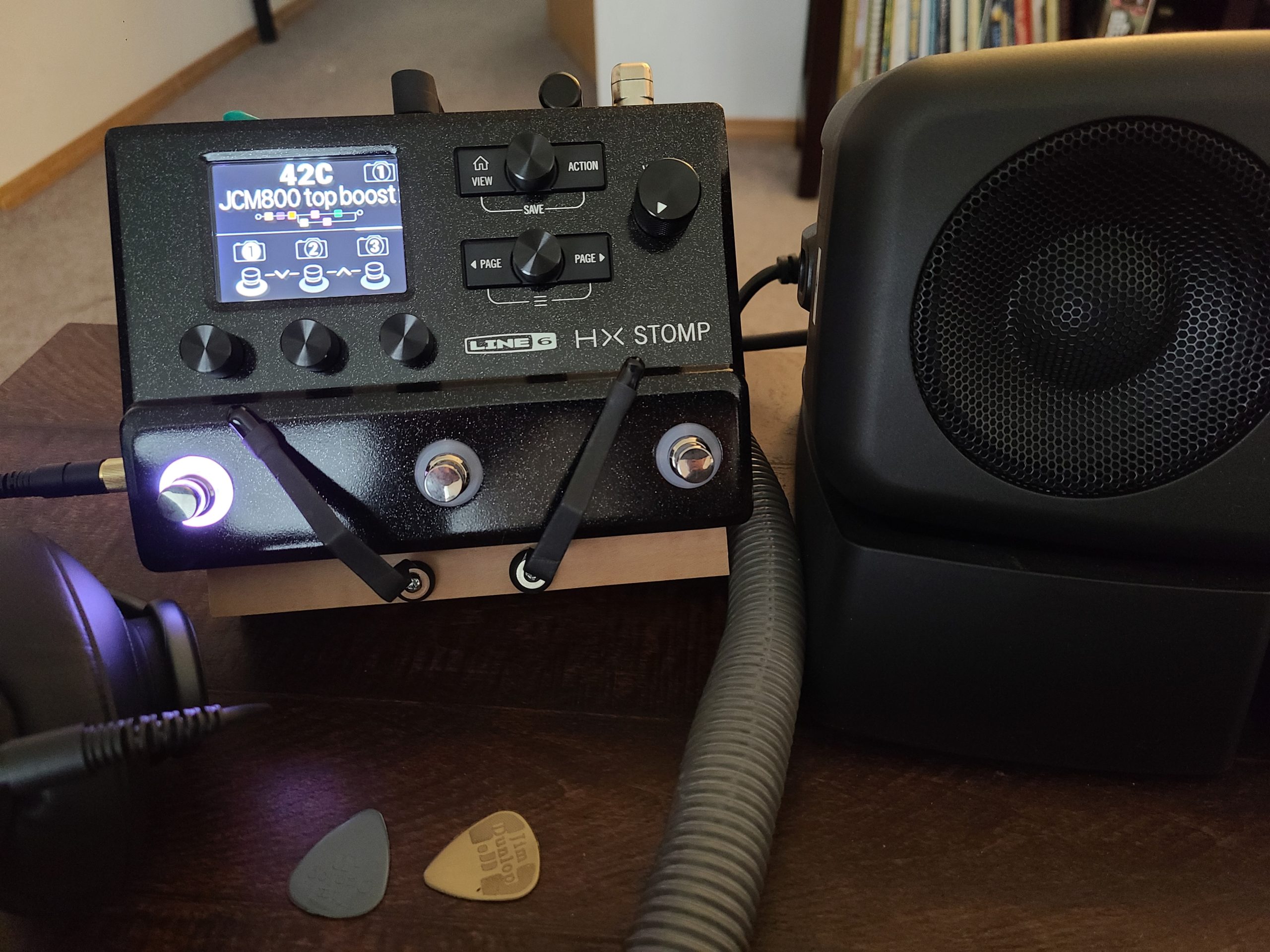 Line 6 HX Stomp Multi-Effects Guitar Pedal customer photo 2