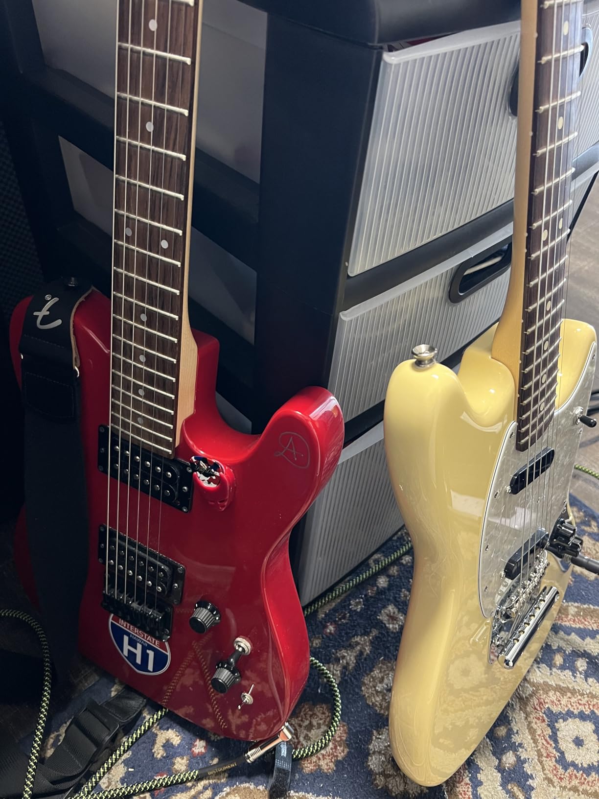 American Performer Mustang - Vintage White with Rosewood Fingerboard customer photo 1