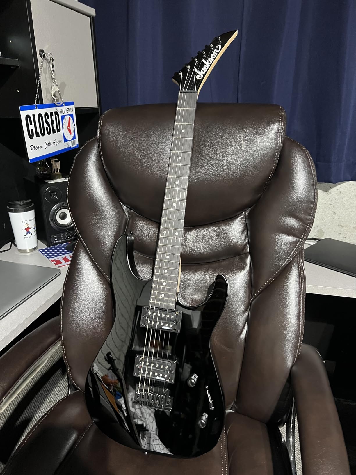 Jackson JS Series Dinky JS11 Electric Guitar, Black with Amaranth Fingerboard customer photo 1