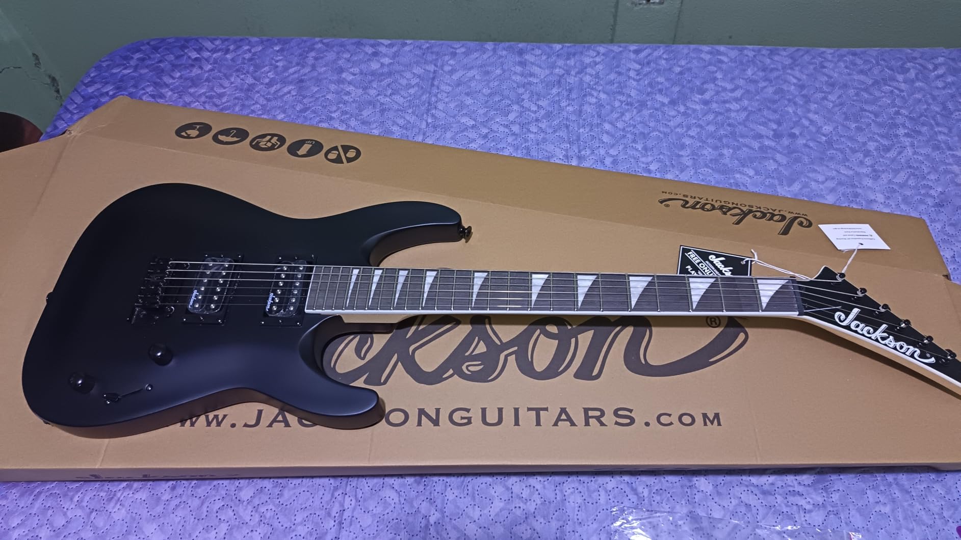 Jackson JS Series Dinky Arch Top JS22 DKA Electric Guitar, Satin Black customer photo 1