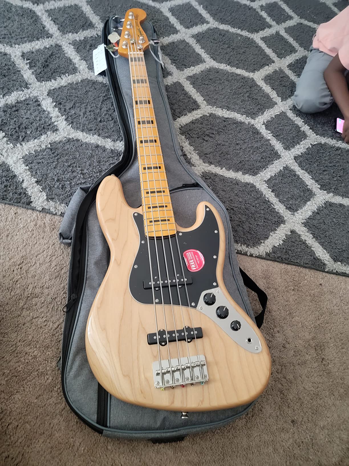 Squier Classic Vibe 70s 5-String Jazz Bass, Natural, Maple Fingerboard customer photo 2