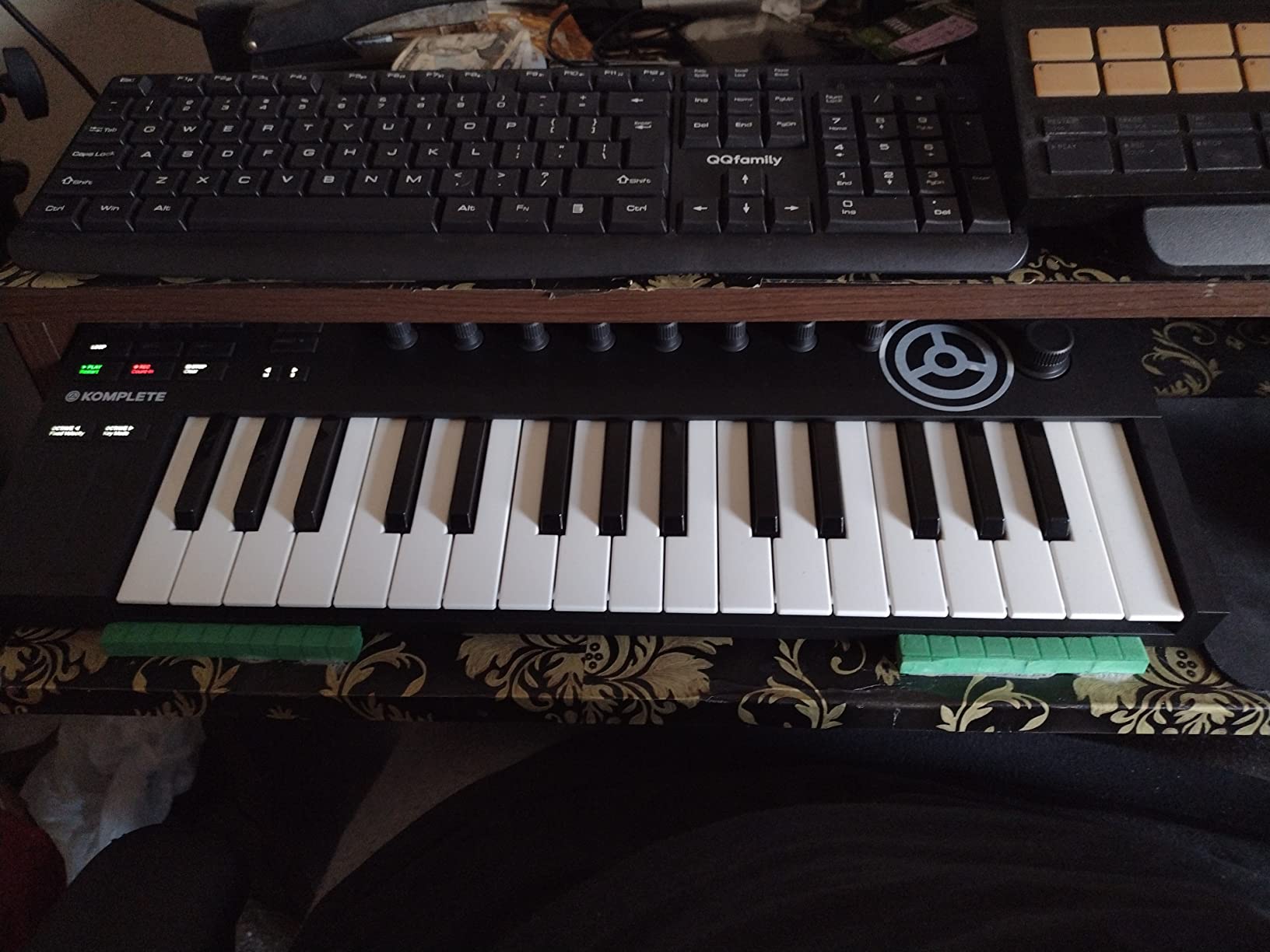 Native Instruments Komplete Kontrol M32 Controller Keyboard customer photo 2