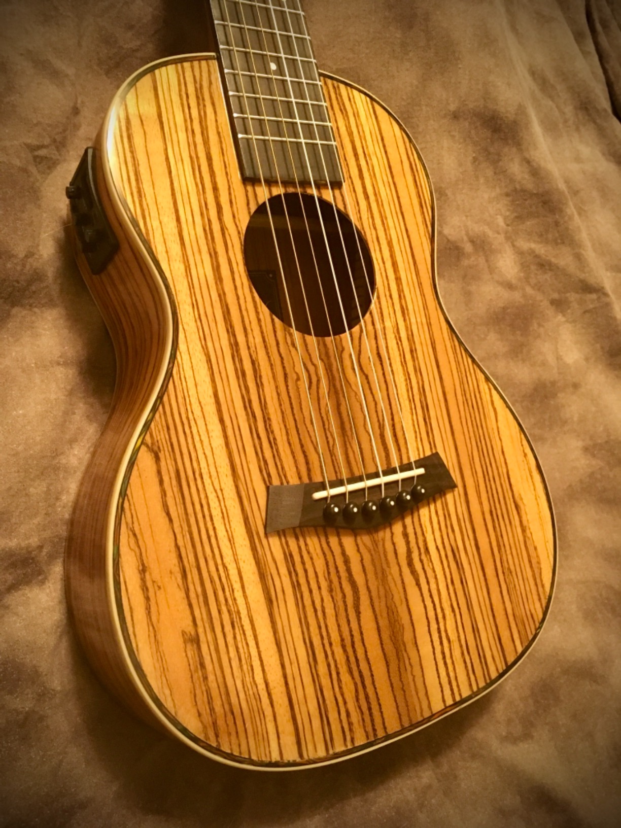 Caramel 6 String CB103G 30 Inch High Gloss Zebra Wood Acoustic & Electric Ukulele Guitalele with Truss Rod with Padded Gig Bag, Strap customer photo 1