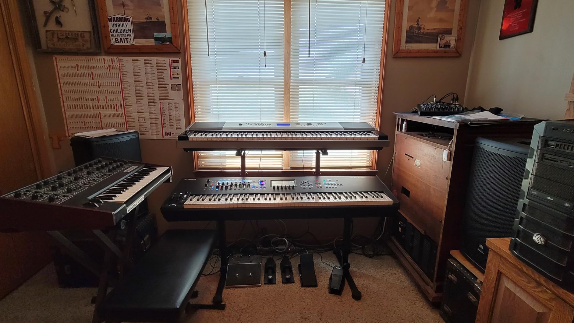 König & Meyer 18820-019-91 Model 18810 Omega Pro Table-style Keyboard Stand, Ruby Red; 176.211 lbs Max. Load Capacity; Engraved Height Scale customer photo 1