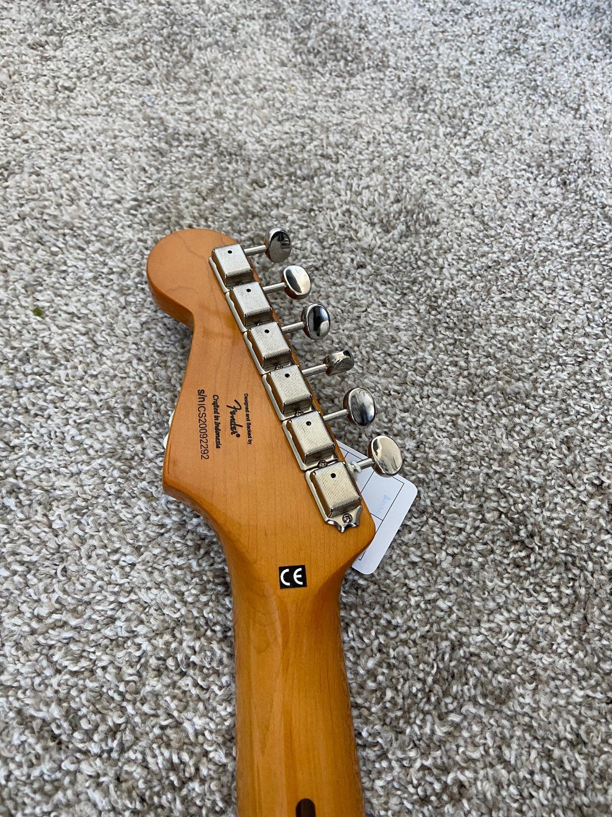 Squier Classic Vibe 60s Stratocaster Electric Guitar, with 2-Year Warranty, Candy Apple Red, Laurel Fingerboard customer photo 2