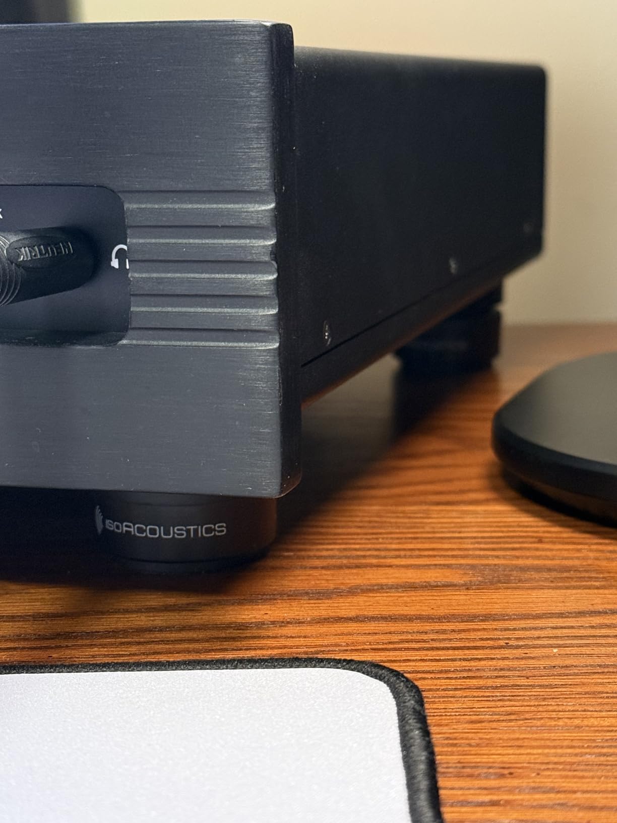 IsoAcoustics Iso-Puck Series Acoustic Isolators (Iso-Puck Mini, 6 lbs max/Unit, 8-Pack) customer photo 1