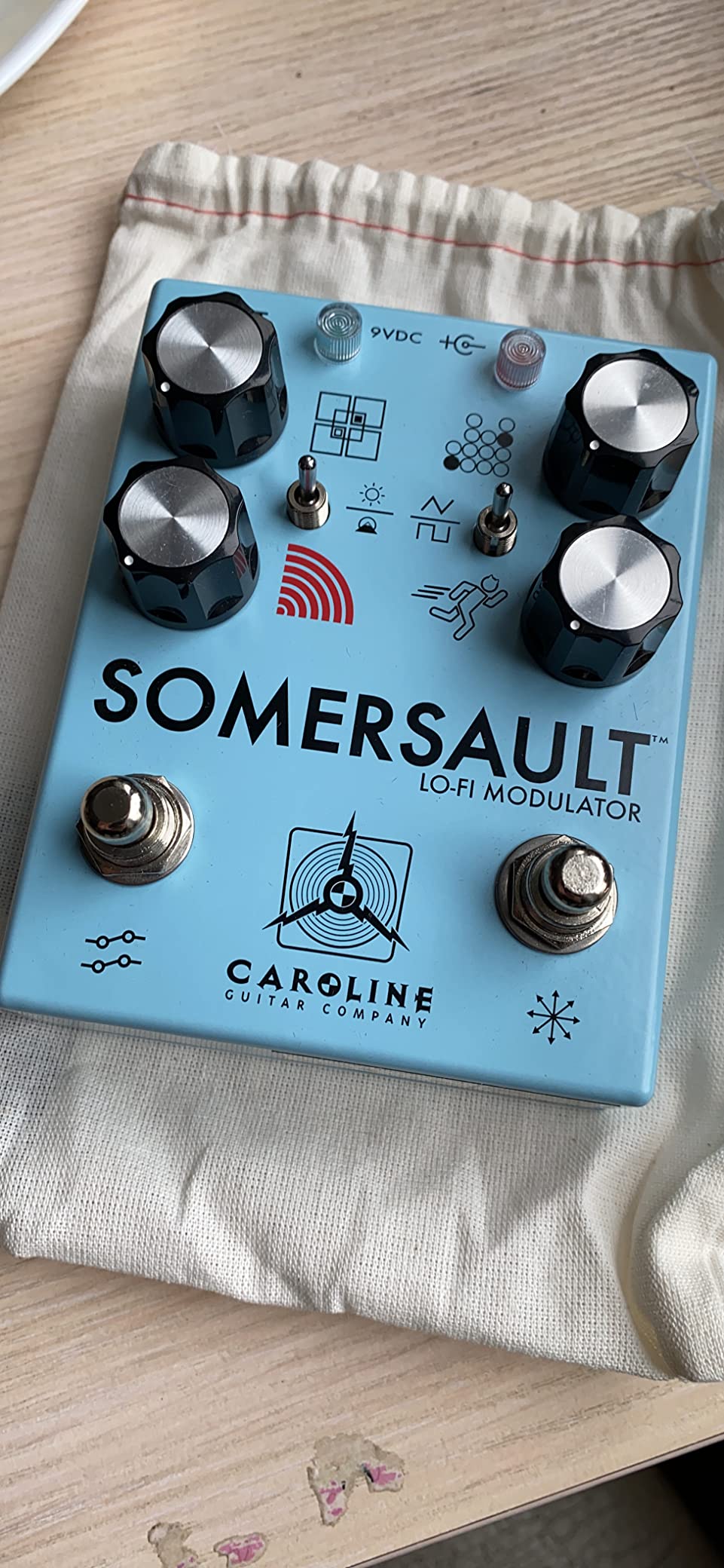 Caroline Guitar Somersault Chorus, Vibrato, Rotary Guitar Pedal Effect customer photo 1